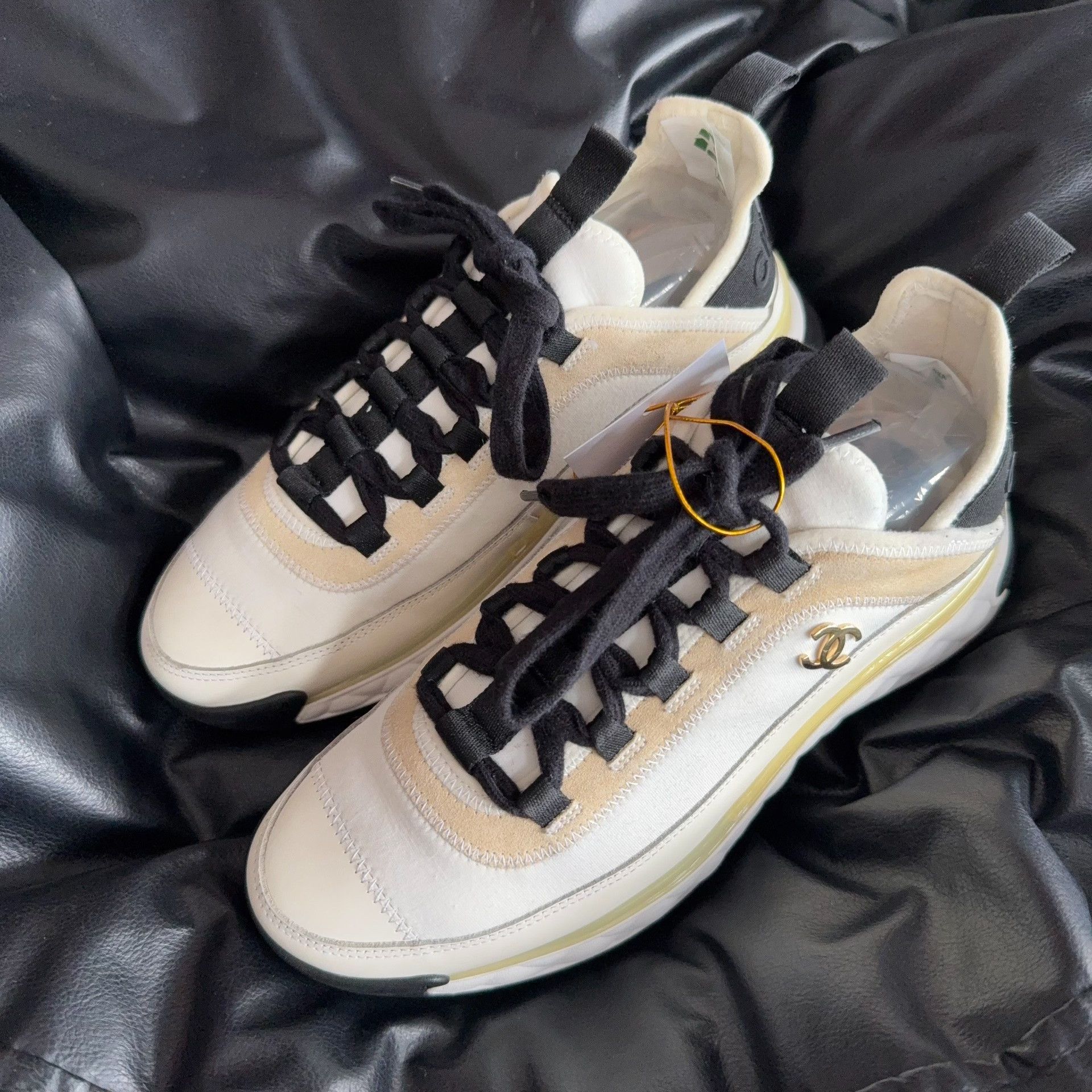 Chanel Chanel Velvet Lowtop Sneakers 36.5 Women Size US 6 / IT 36 - 1 Thumbnail