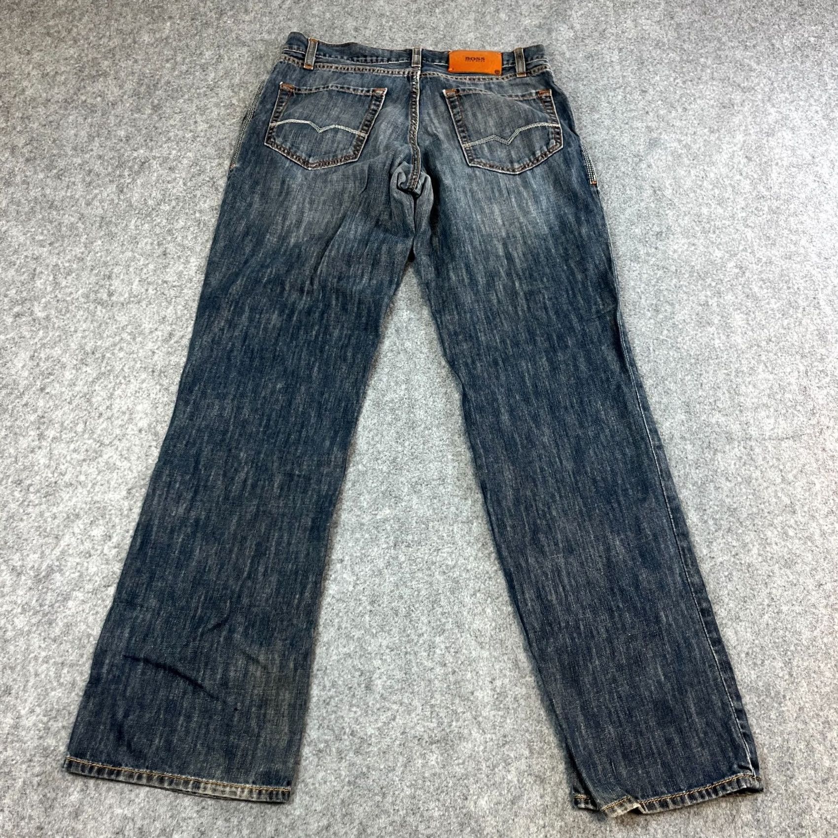 Hugo Boss HUGO BOSS Jeans Relaxed Straight Men 32 Dark Wash Blue Whiskers Fades Denim 5-Pocket Logo Button Machine Washable Tailored Regular Mens Size US 32 / EU 48 - 2 Thumbnail