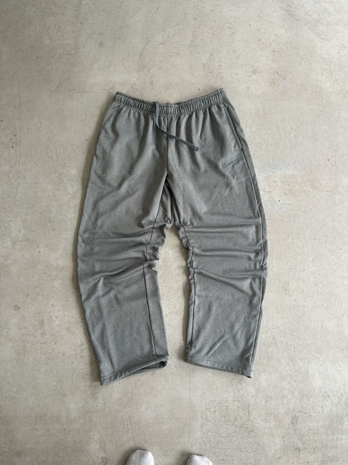 Nike Vintage Nike Sweatpants Size US 36 / EU 52 - 1 Thumbnail