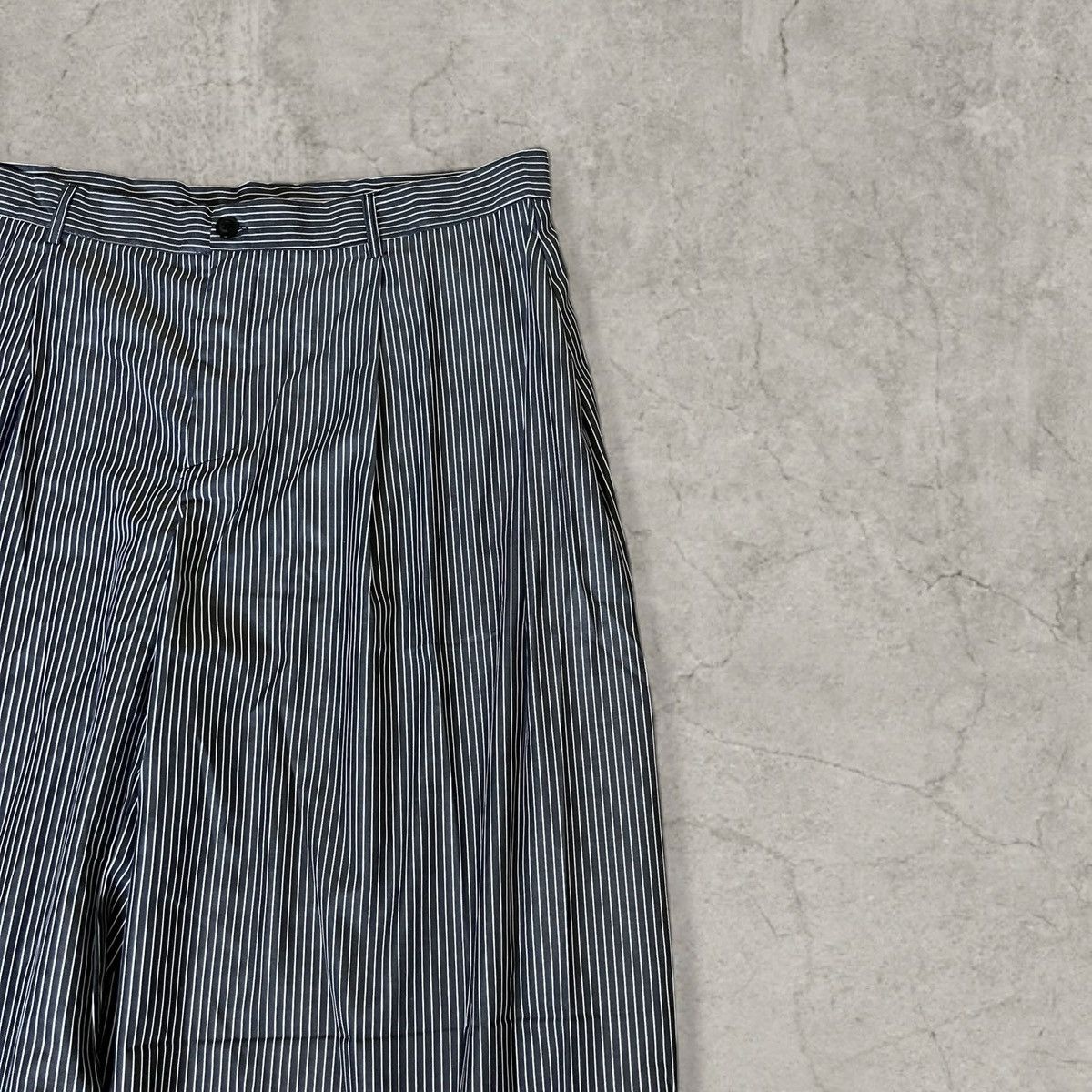Japanese Brand Wide leg Japanese style trousers in grey pinstripe. Size XL Size US 36 / EU 52 - 3 Thumbnail