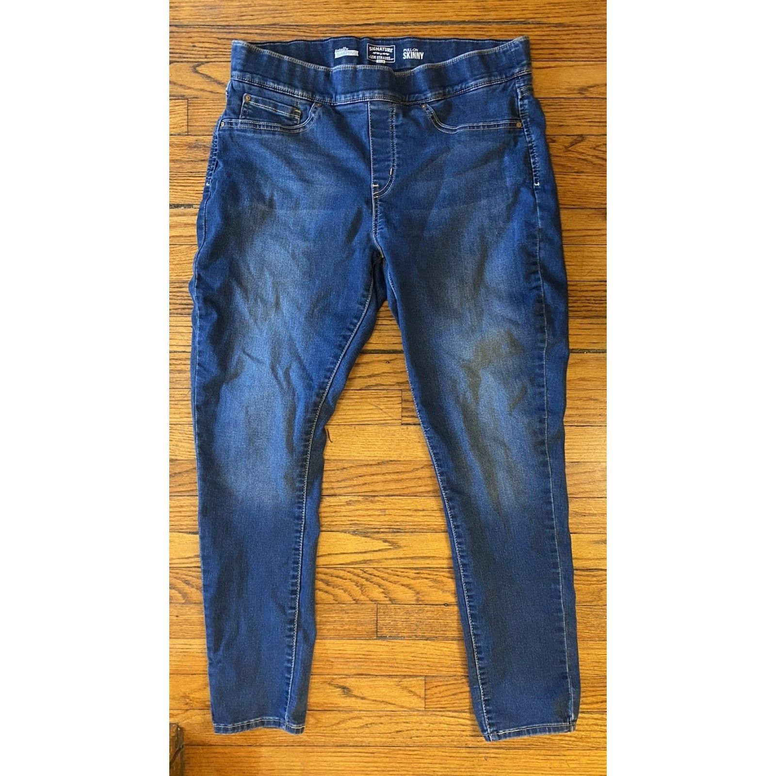 Levi's Levi Strauss Totally Shaping Slimming Jeans Women’s 14 32 Size 32" / US 10 / IT 46 - 1 Thumbnail