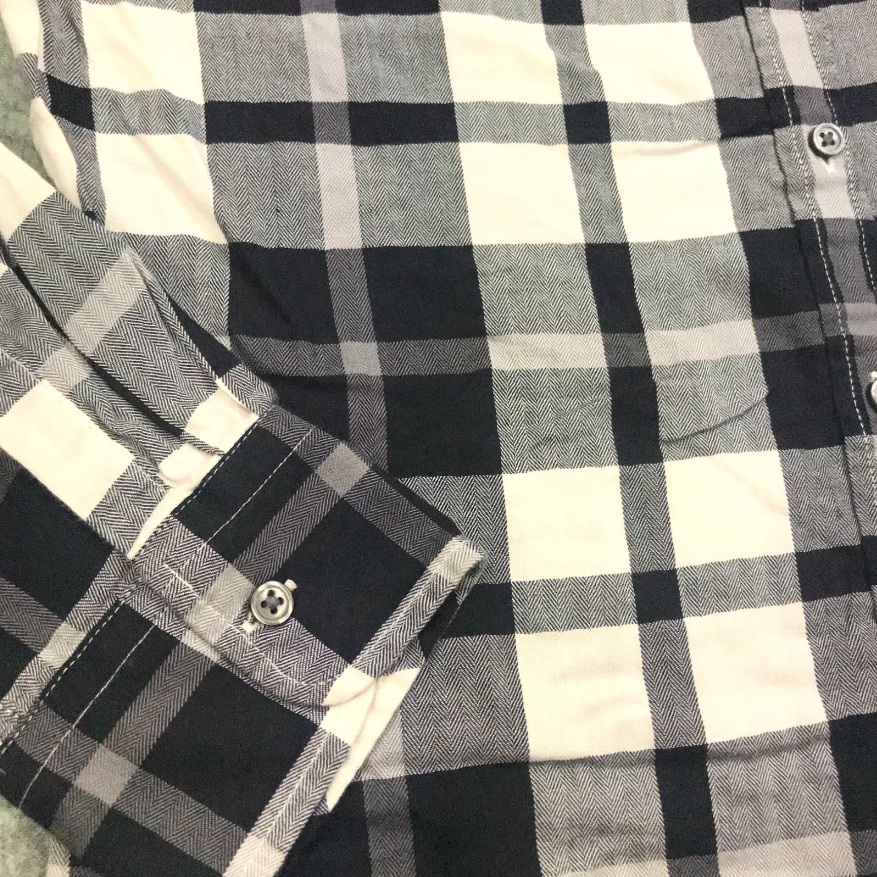 Banana Republic Banana Republic Shirt Womens Small Black Grey Plaid Button Up Top Soft-Wash Size S / US 4 / IT 40 - 2 Thumbnail