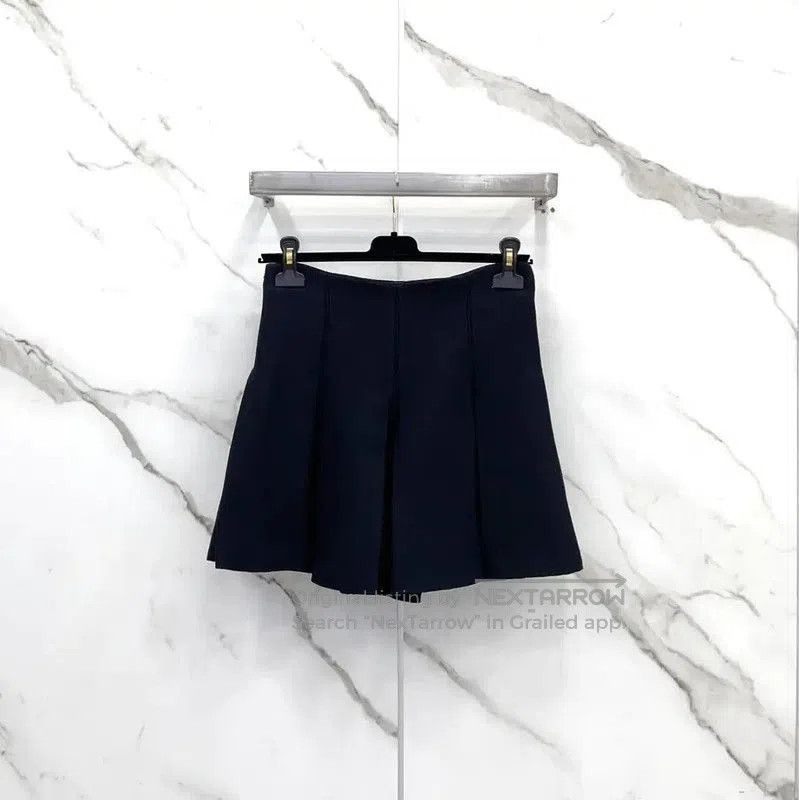 Dior Dior Black Silk Blend Women's Shorts . Size 23" - 1 Thumbnail