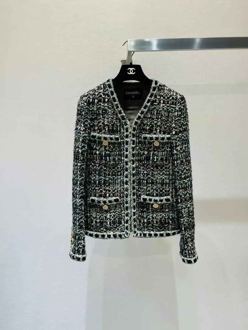 Chanel Roman detail tweed classic gold buckle four-pocket j