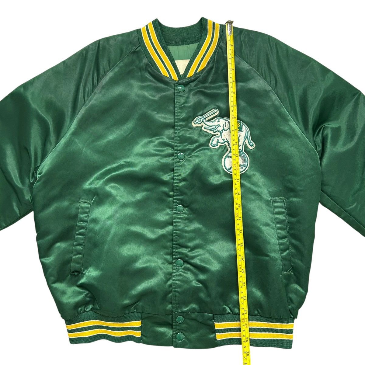 MLB VTG 90s OAKLAND ATHLETICS CHALK LINE SATIN SPELL OUT JACKET Size US L / EU 52-54 / 3 - 11 Thumbnail