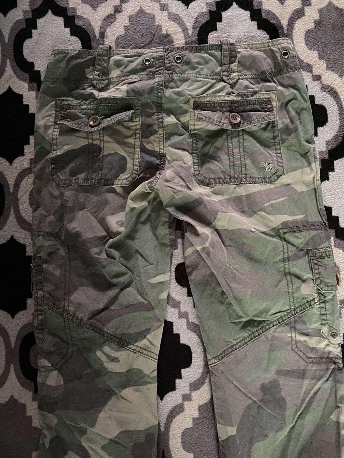 If Six Was Nine × Japanese Brand × Le Grande Bleu (L.G.B.) 2000s abercrombie & fitch flared camo pants goa style Size US 27 - 6 Thumbnail