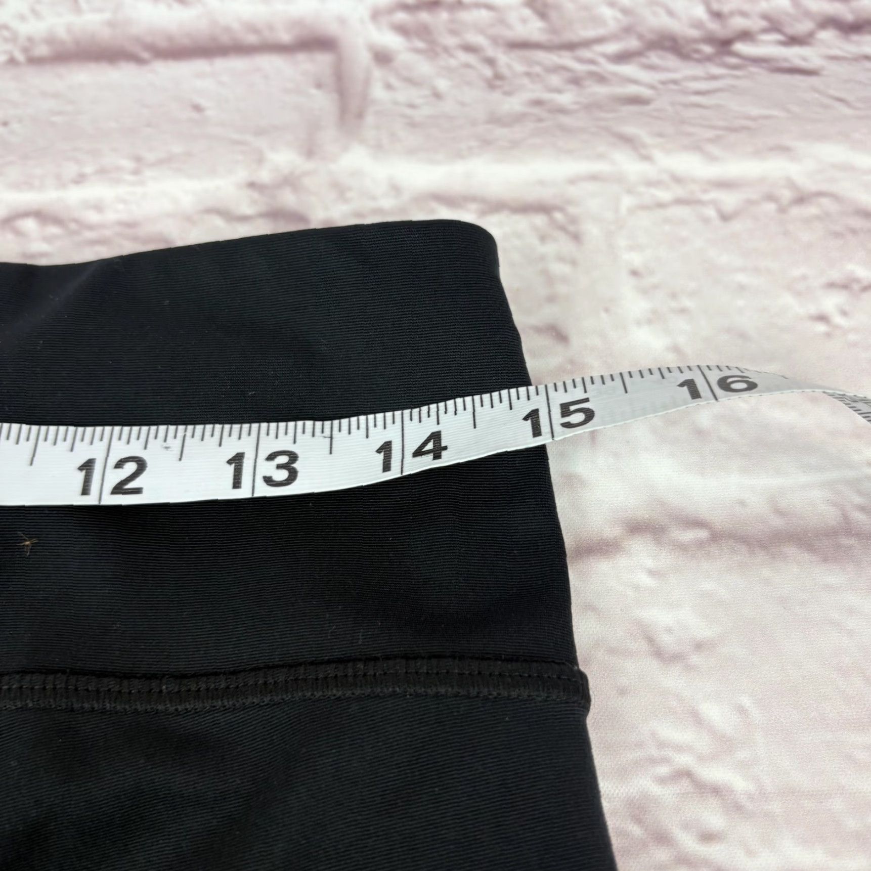 Under Armour Under Armour Pants Womens Medium Black Capri Cropped Athletic Yoga Leggings Size 32" / US 10 / IT 46 - 6 Thumbnail