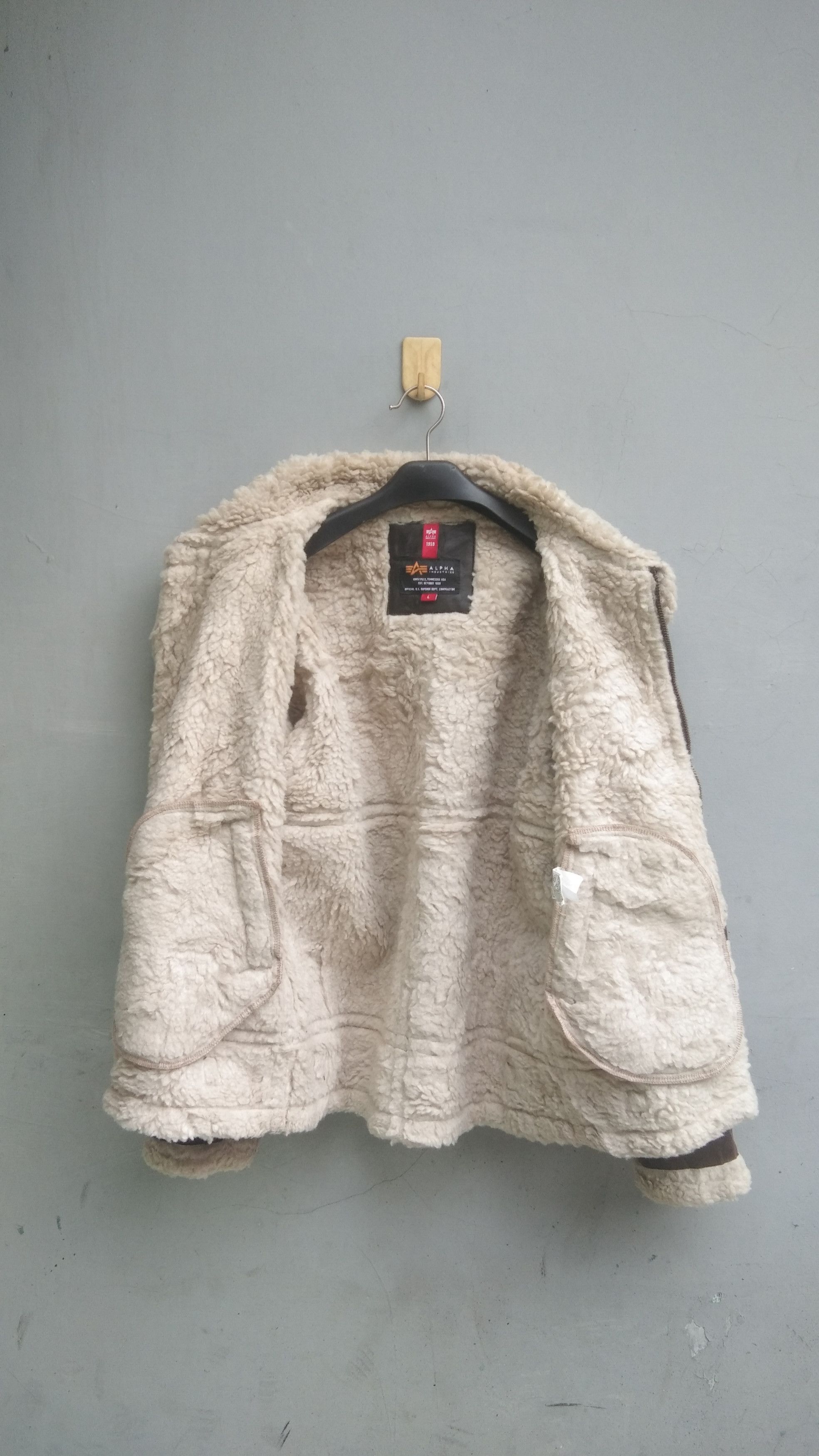 Alpha Industries Alpha industries B3 jacket Size US L / EU 52-54 / 3 - 7 Thumbnail