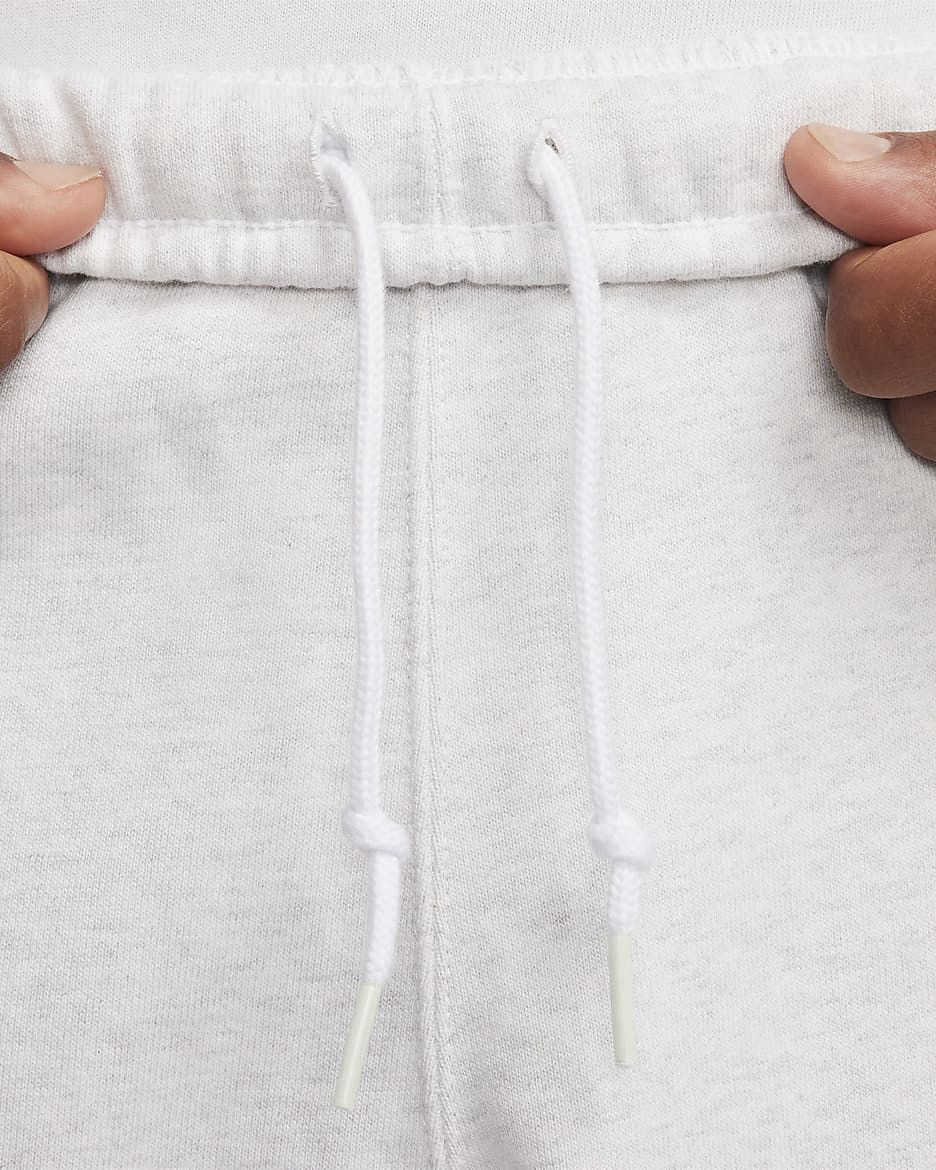 Nike Solo Swoosh Fleece Shorts White Loose Fit