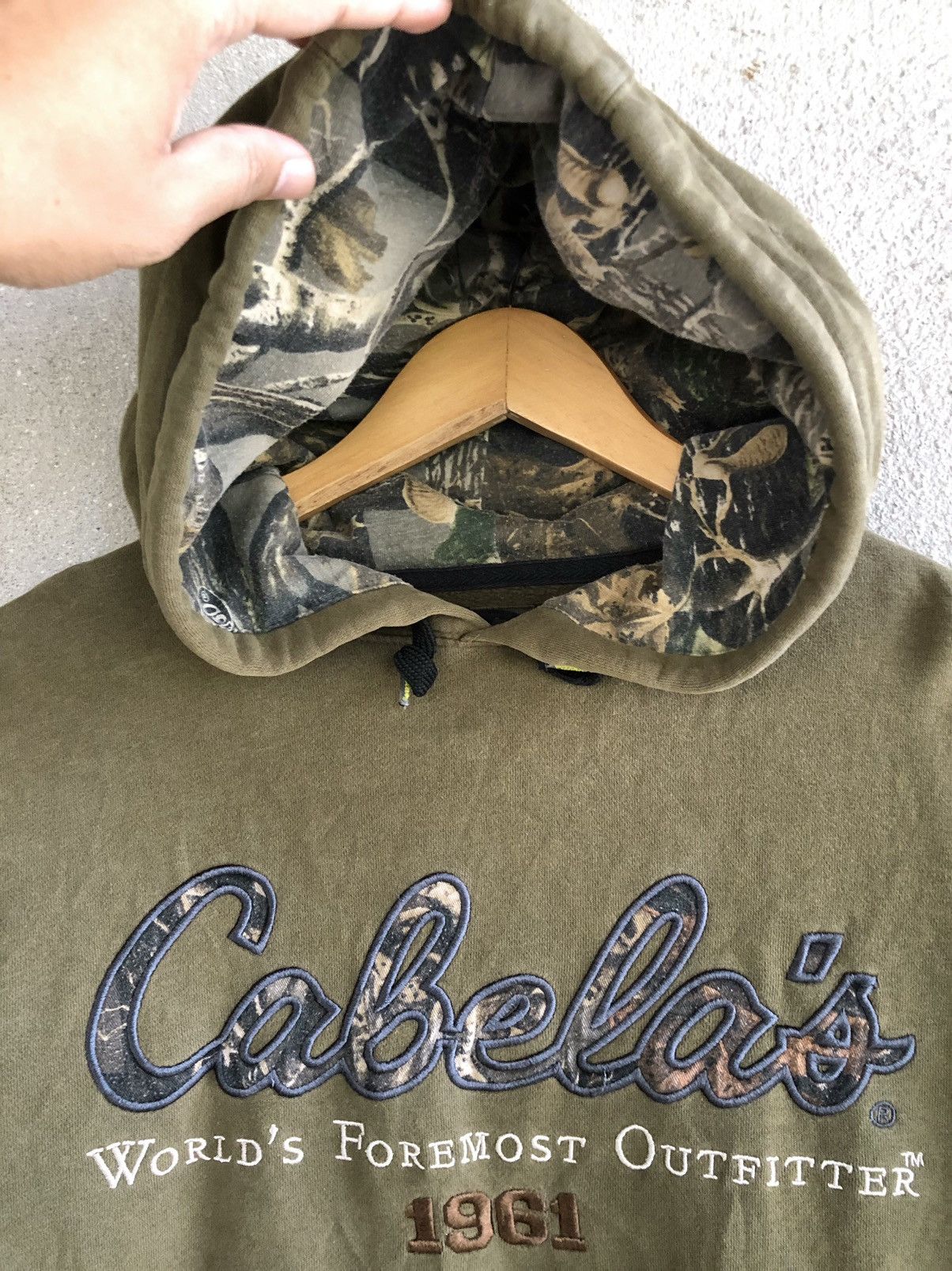 Cabelas Vintage Cabelas realtree World’s Foremost Outfitter hoodie Size US M / EU 48-50 / 2 - 3 Thumbnail