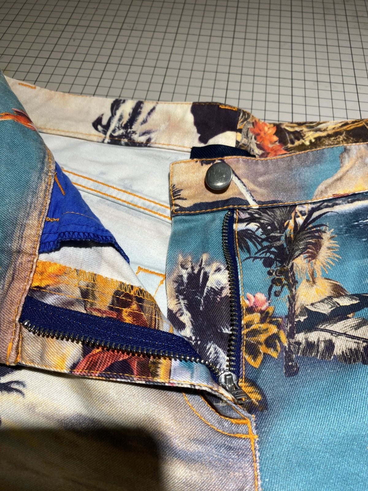 Jean Paul Gaultier Jean Paul Gaultier SS12 Hawaii Jeans Size US 28 / EU 44 - 9 Thumbnail