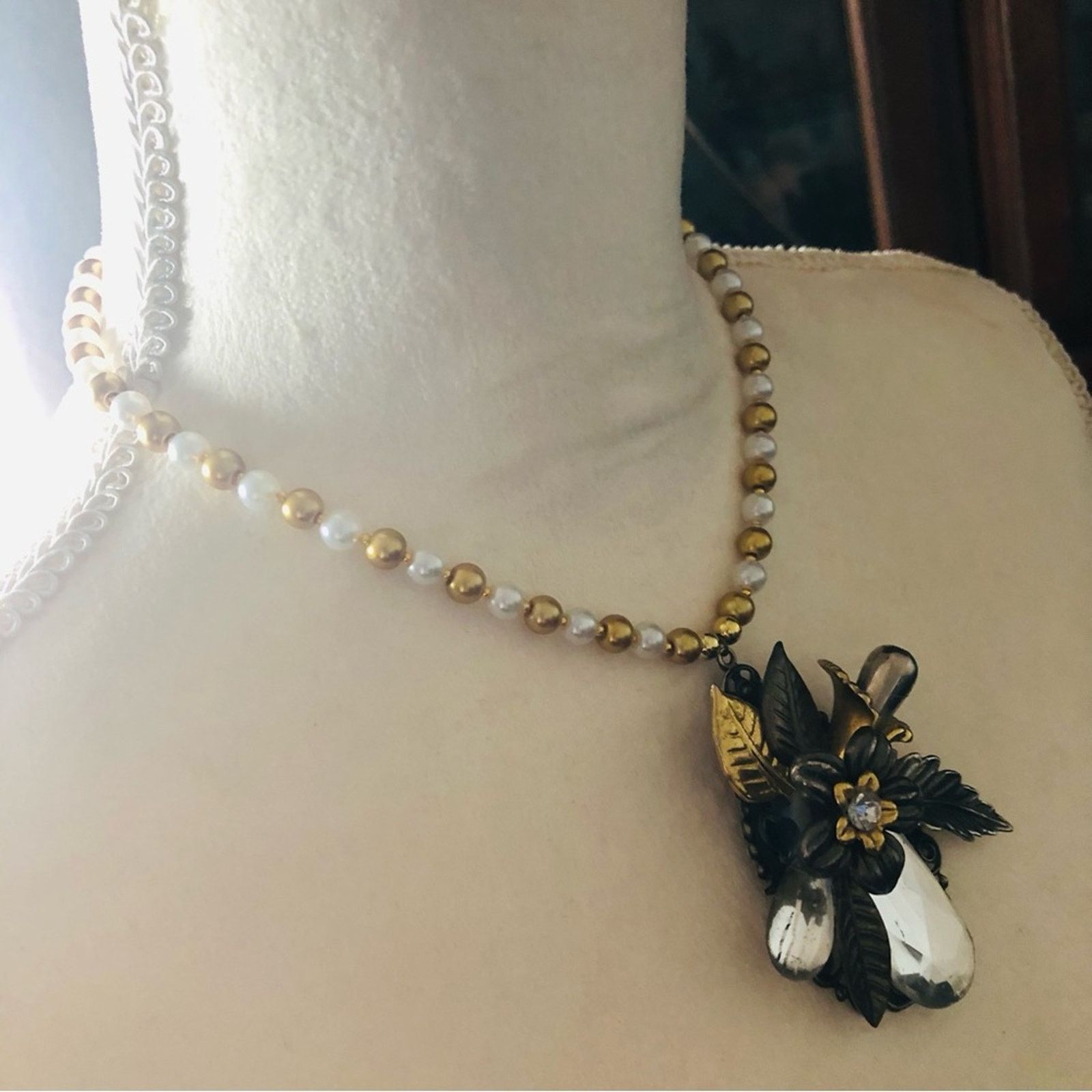 Handmade Handcrafted repurpose large stone filigree Pearl necklace Size ONE SIZE - 3 Thumbnail