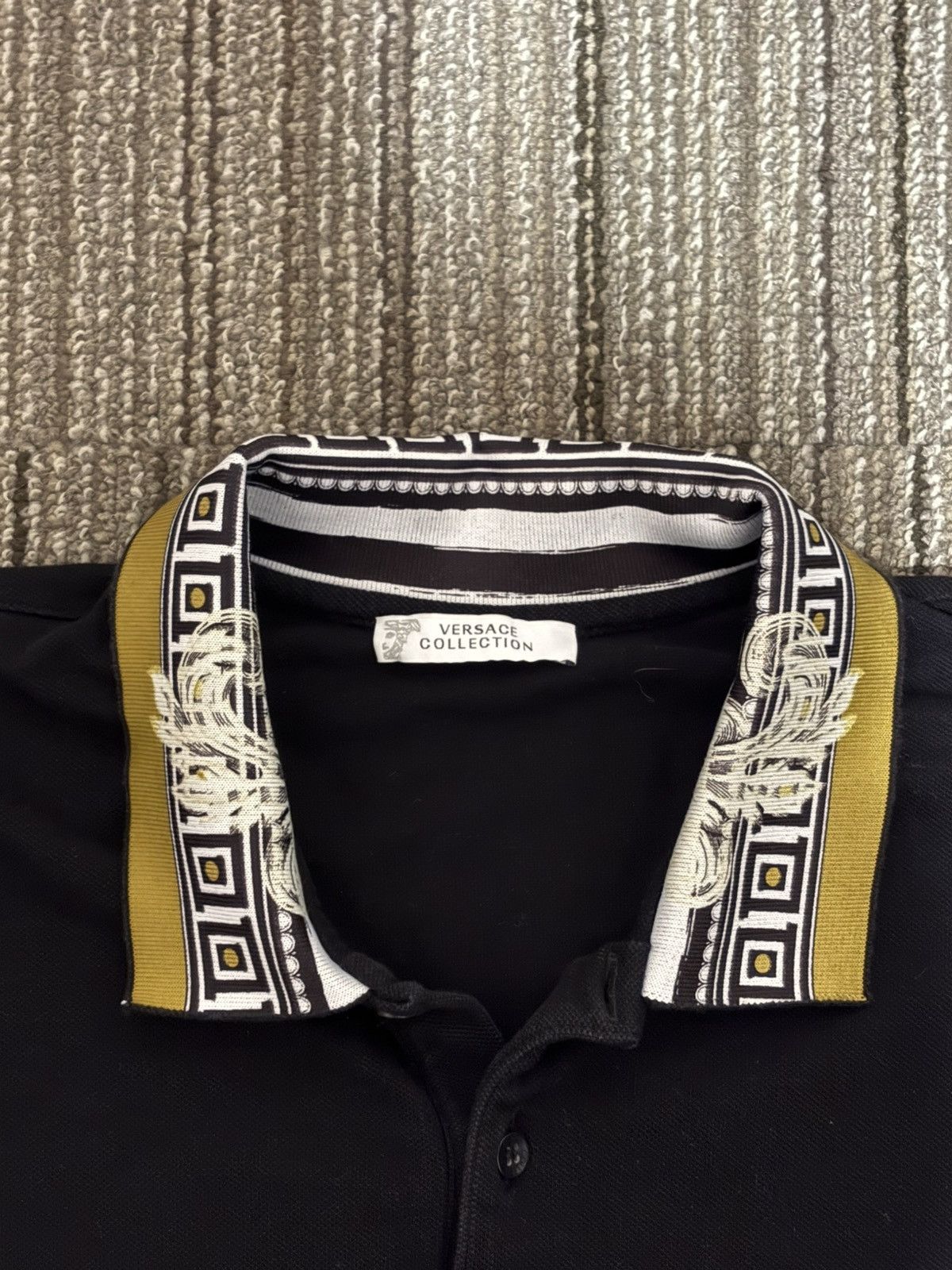 Versace Gianni Versace Button up collared short sleeve polo Size US L / EU 52-54 / 3 - 2 Thumbnail