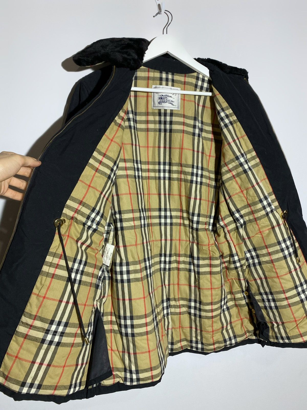 Burberry Burberry’s vintage nova check quilted jacket fur collar Size US M / EU 48-50 / 2 - 2 Thumbnail