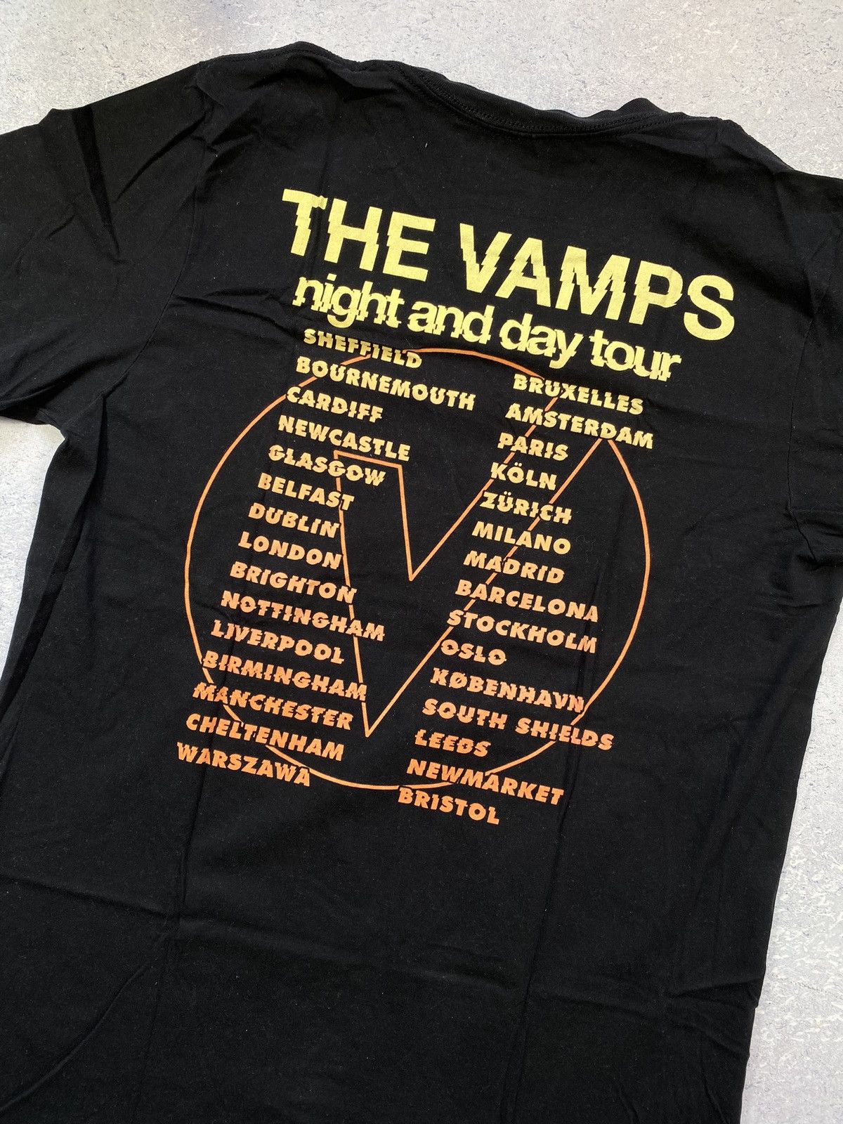 Band Tees The Vamps Night And Day Tour Men’s Black T-shirt Size Large Size US L / EU 52-54 / 3 - 7 Thumbnail