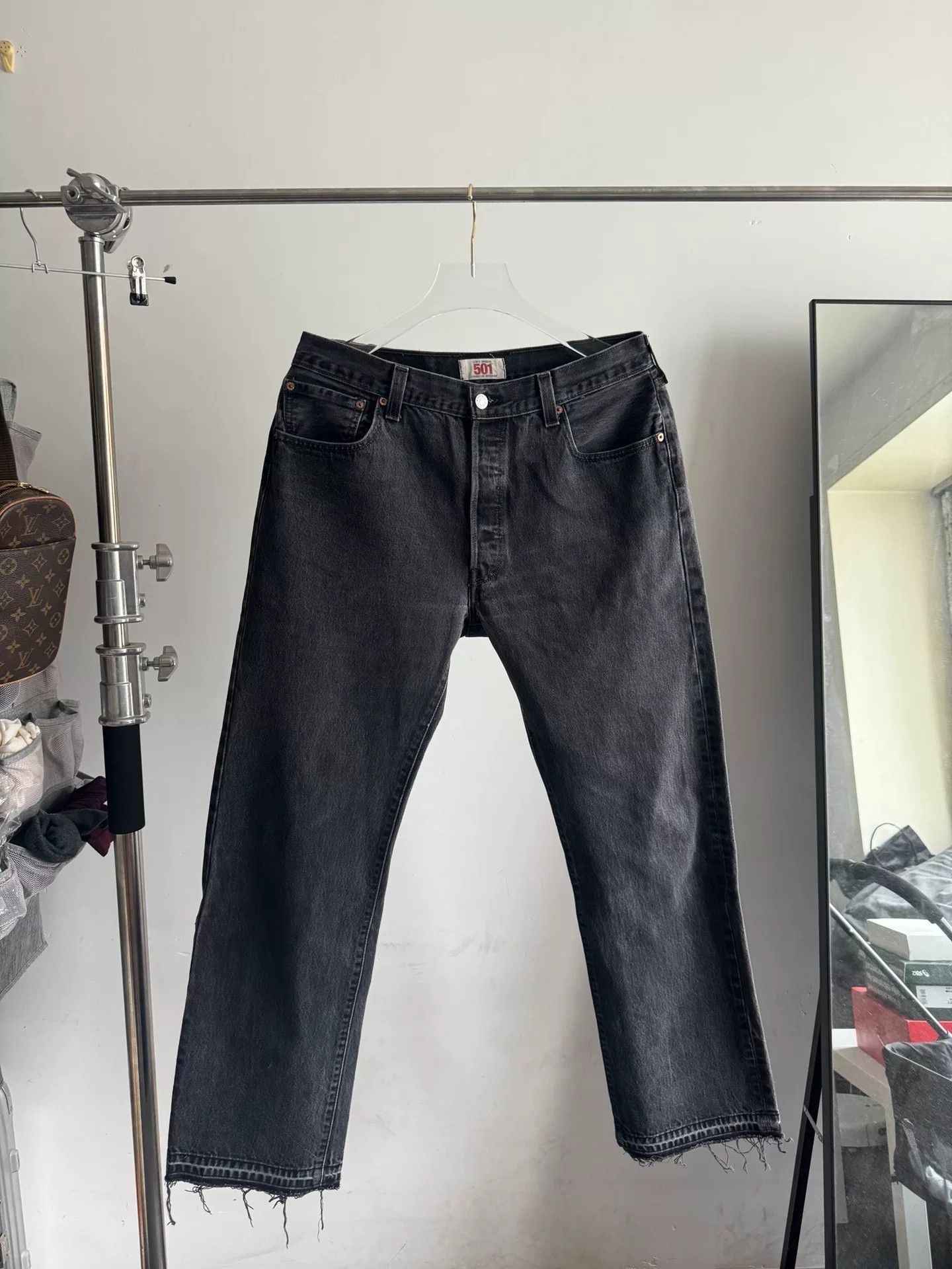 Vintage Vintage Levi's 501 Water-Washed Black Denim Size US 36 / EU 52 - 1 Thumbnail
