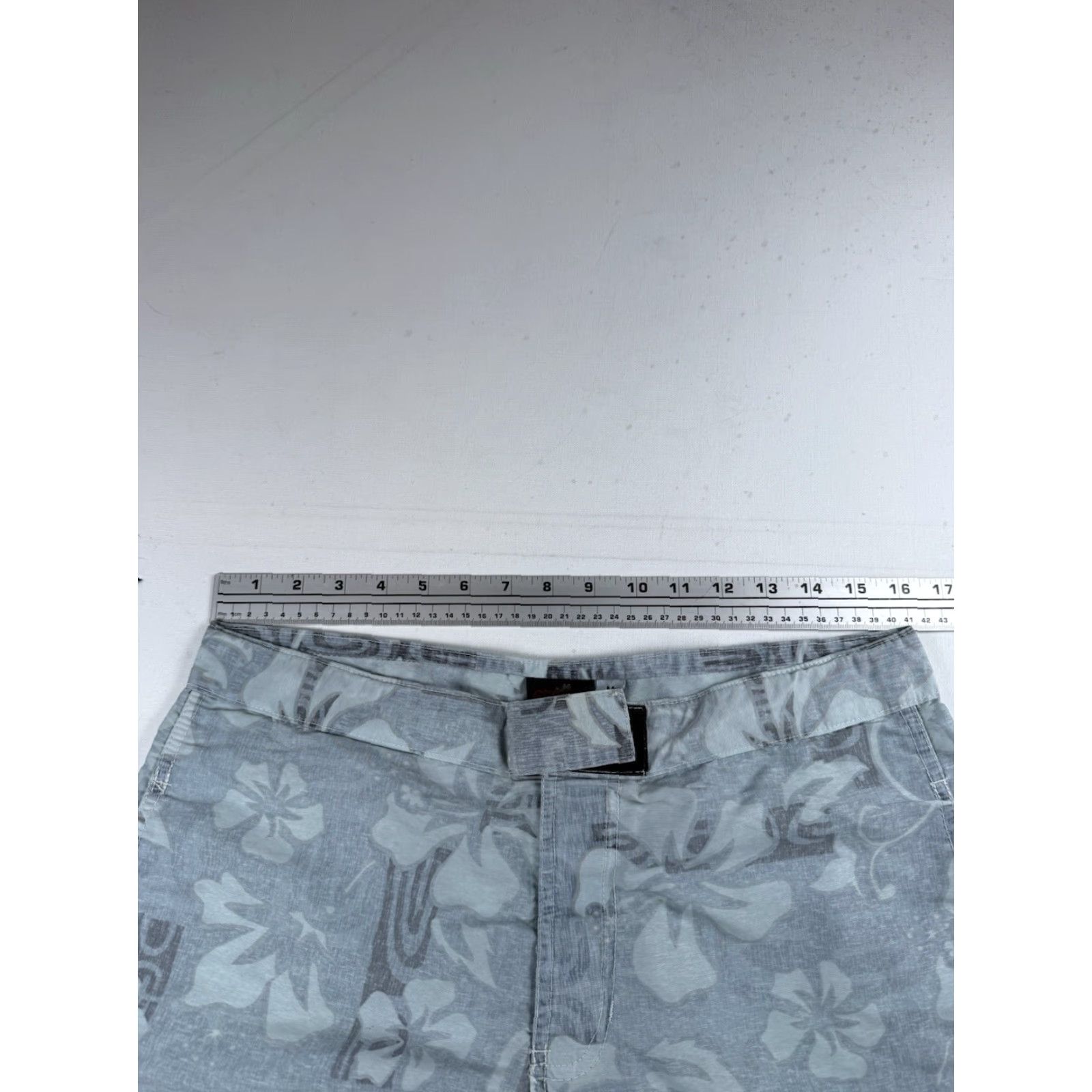 Gramicci VINTAGE Gramicci Shorts Mens M Casual 90s Light Blue/ Gray Cotton Canvas Buckle Adjustable Waist Belted Pockets Relaxed Front Flat Front Logo USA Made Size US 31 - 6 Thumbnail