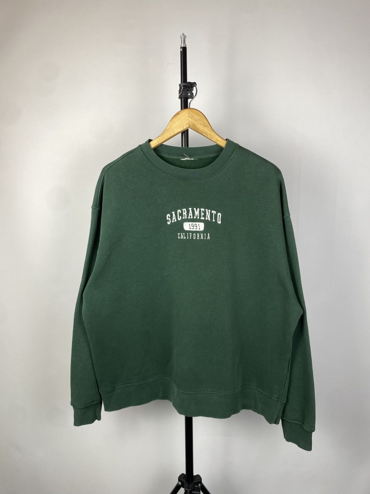 Vintage Vintage 90s SACRAMENTO California Made in USA Sweatshirt Size US M / EU 48-50 / 2 - 1 Thumbnail