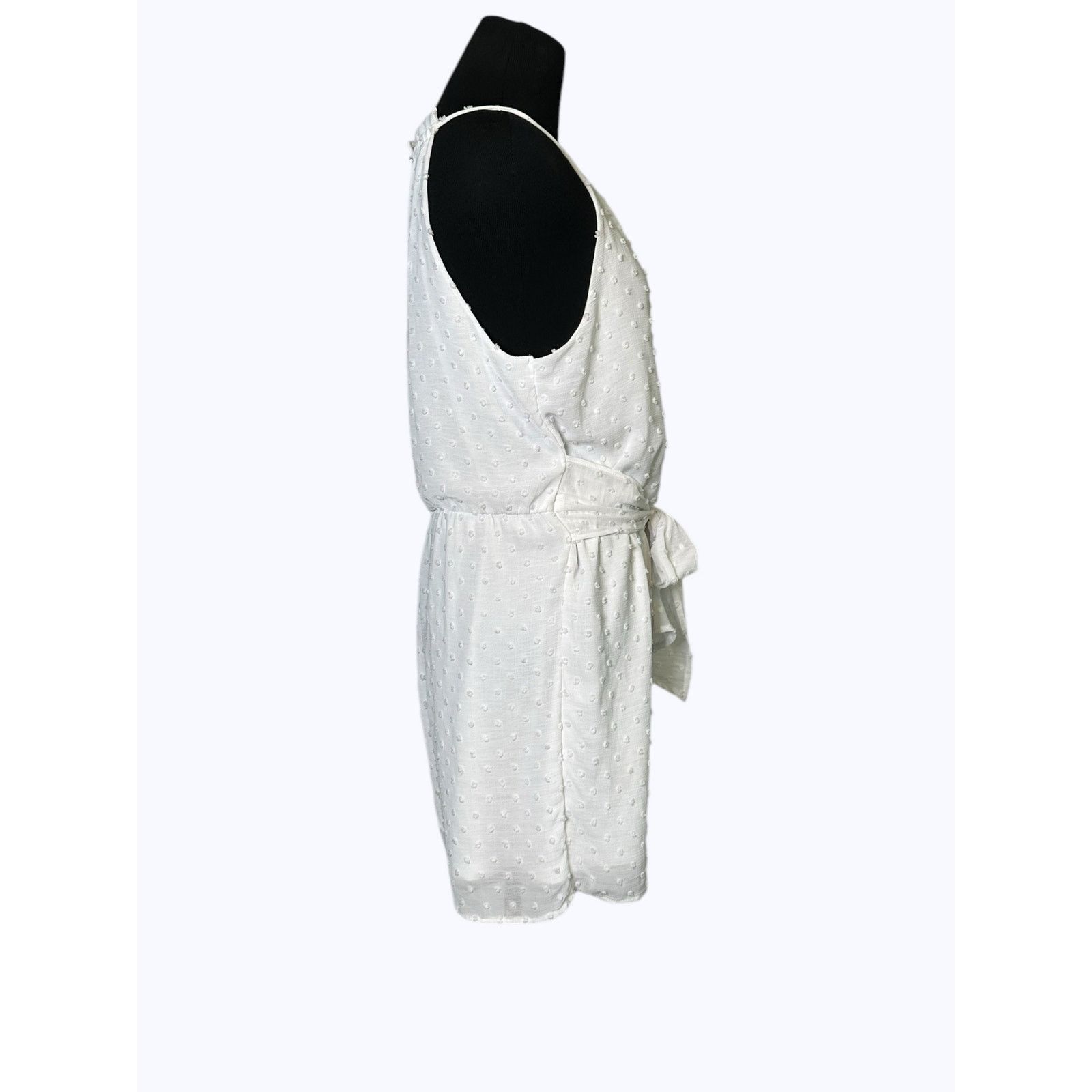 Bar III BAR III white swiss dot texture halter romper size Medium Size 28" / US 6 / IT 42 - 12 Thumbnail