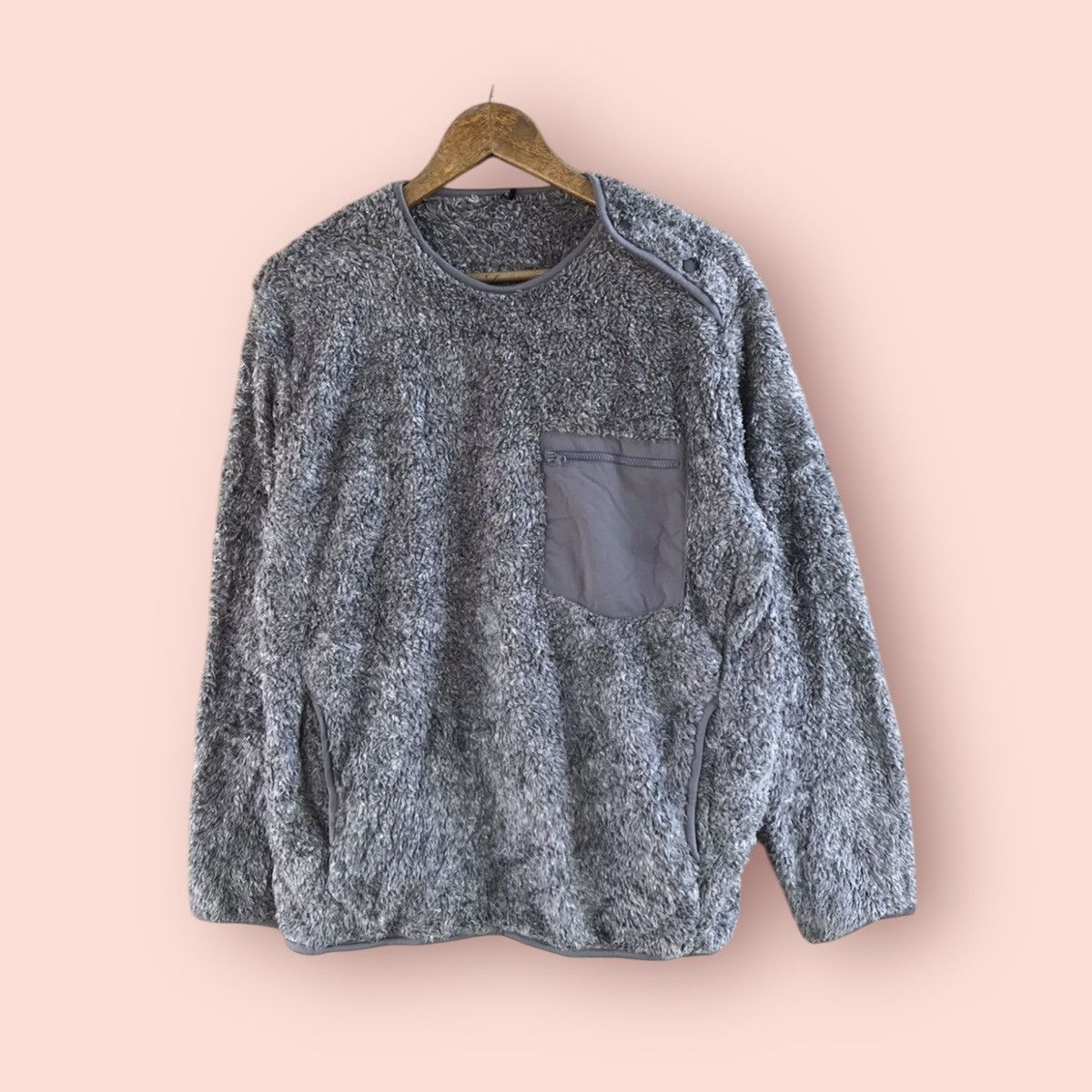 Japanese Brand × Jun Takahashi × Uniqlo UNIQLO SOFT FLUFFY FLEECE PULLOVER SWEATER Size US L / EU 52-54 / 3 - 9 Thumbnail