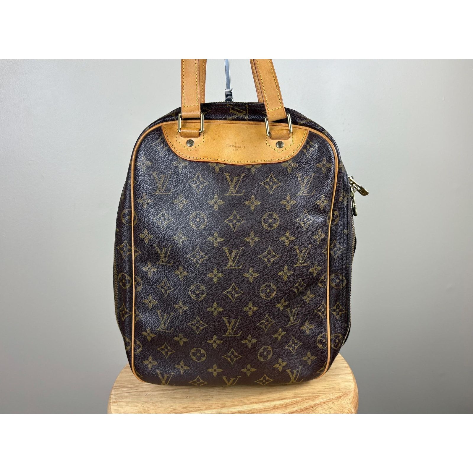 Louis Vuitton Authentic Louis Vuitton Excursion Hand Bag Monogram Size ONE SIZE - 1 Thumbnail