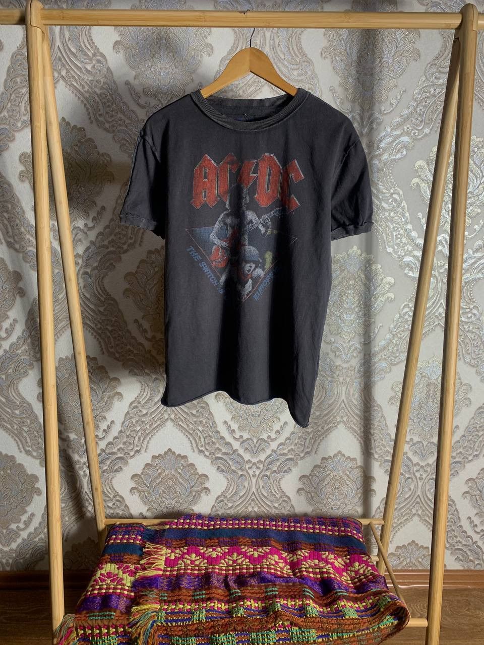 AC/DC × Vintage VERY RARE AC/DC THE SWITCH IS ON EUROPE TOUR 84 ROCK T-SHIRT Size US M / EU 48-50 / 2 - 2 Thumbnail