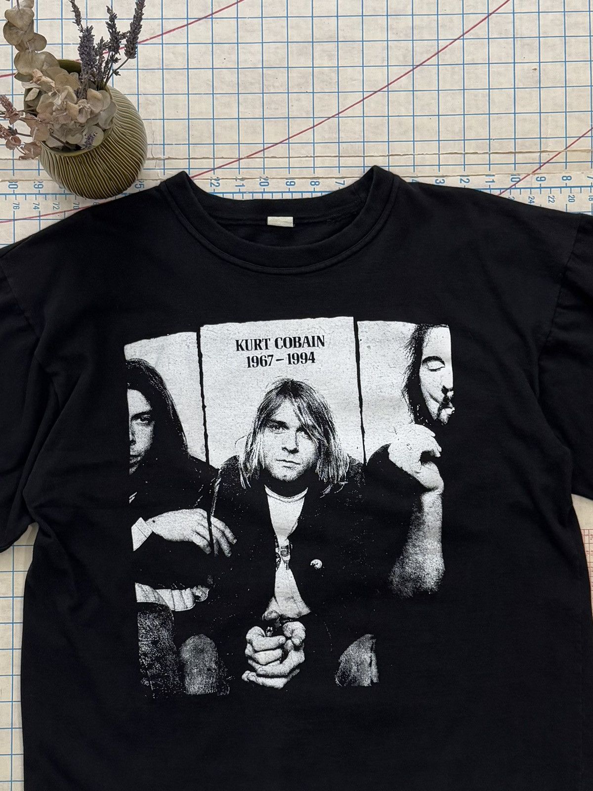 Band Tees × Vintage Vintage Kurt Cobain Memorial Tee Black Size XL Fits Cropped Size US XL / EU 56 / 4 - 3 Thumbnail