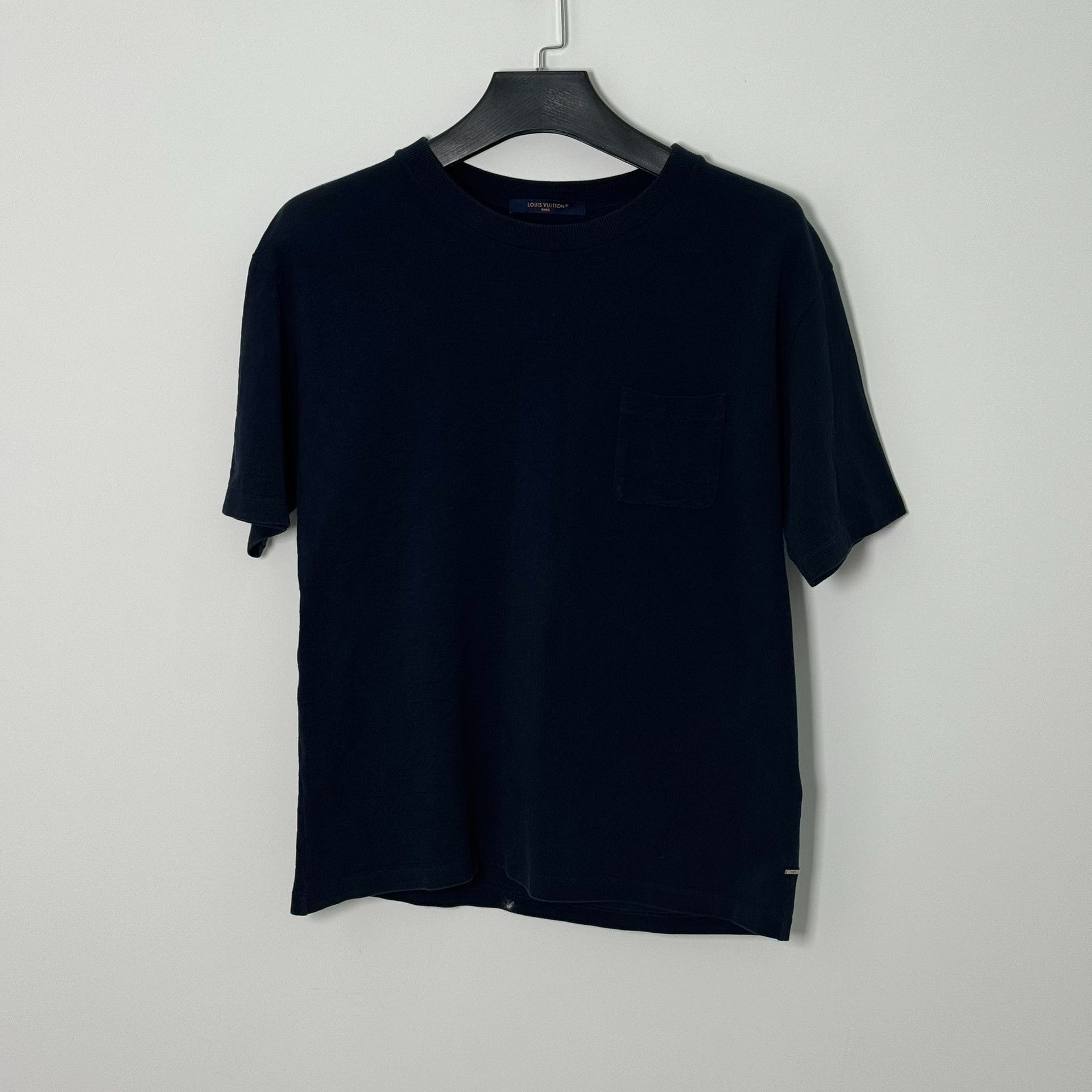 Louis Vuitton Louis Vuitton Damier Textured Pocket T-Shirt XL Size US XL / EU 56 / 4 - 1 Thumbnail