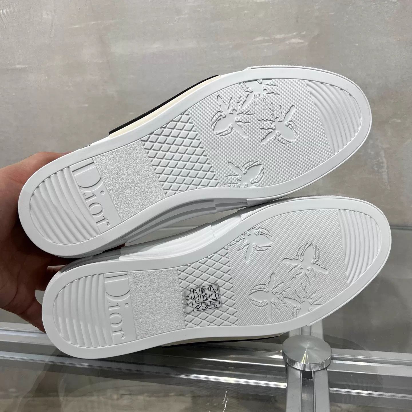 Dior Dior B23 Graffiti High Top White Sneakers 41.5 Size US 8.5 / EU 41-42 - 7 Thumbnail