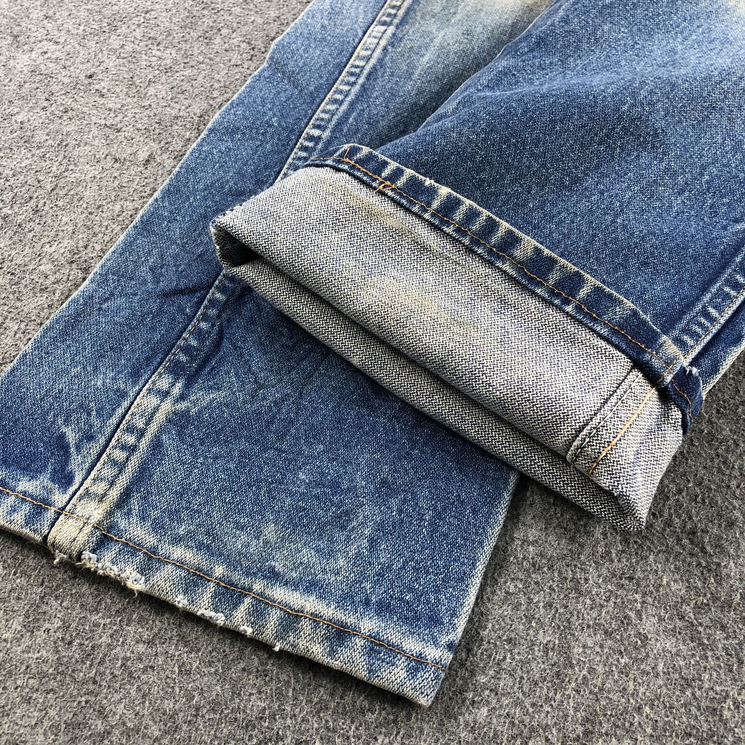 Vintage Vintage Blue Wash Wrangler Jeans-J2163 Size US 33 - 7 Thumbnail