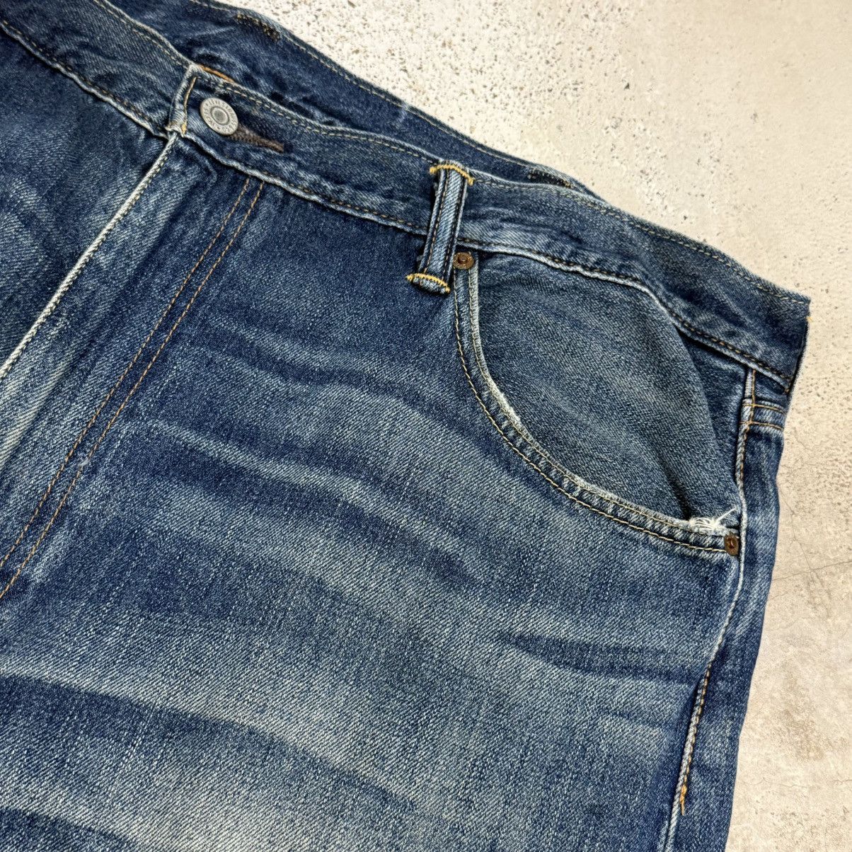Levi's Levis 505 Distressed Whiskering Denim Pants Size US 42 / EU 58 - 9 Thumbnail