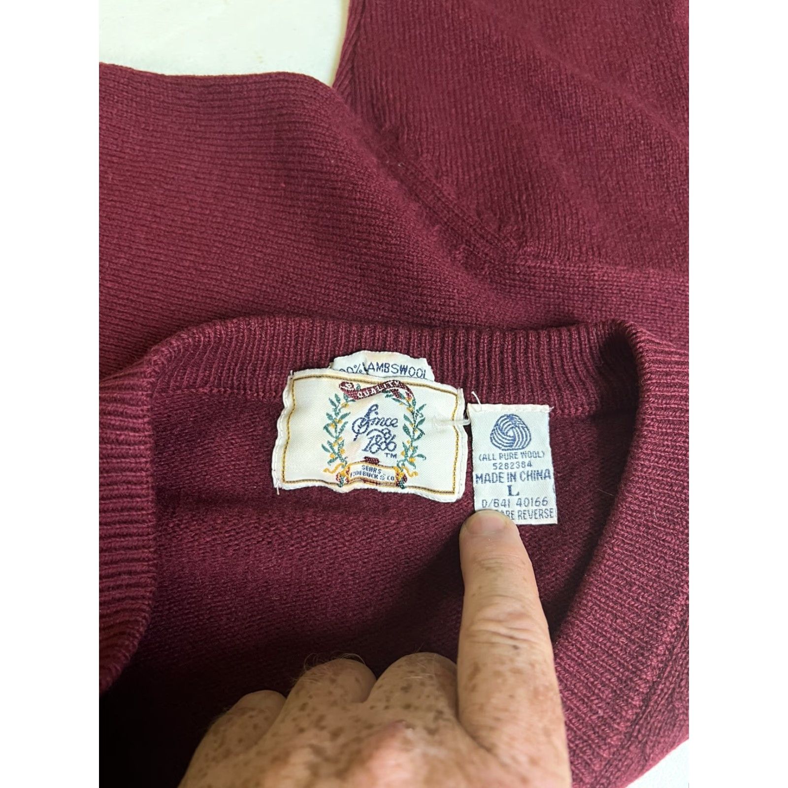 Sears VINTAGE Sears Mens Red Lambs Wool V-Neck Long Sleeve Large Sweater Size US L / EU 52-54 / 3 - 4 Thumbnail