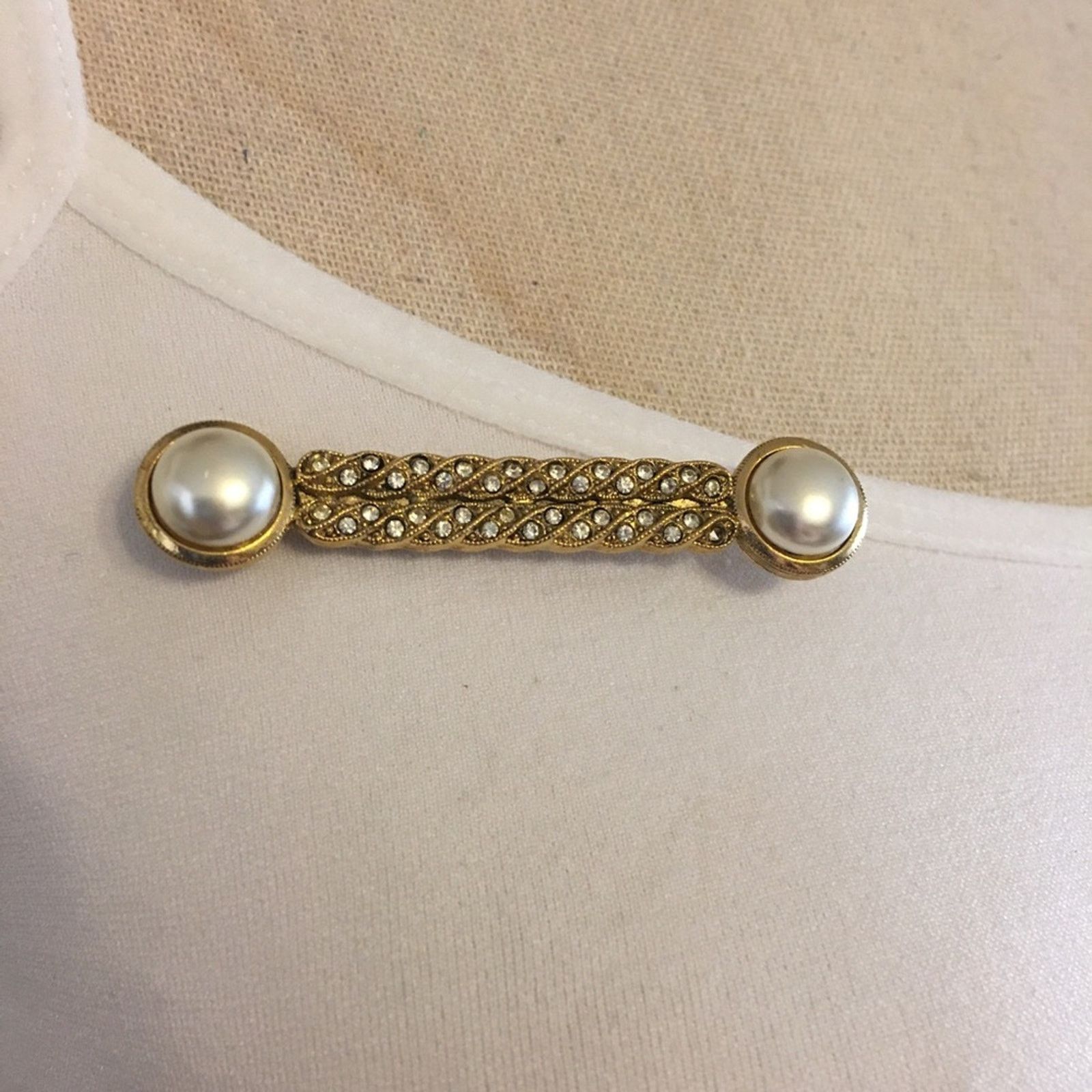 Jewelry Vintage 80s 1928 faux pearl rhinestone brooch pin Size ONE SIZE - 8 Thumbnail
