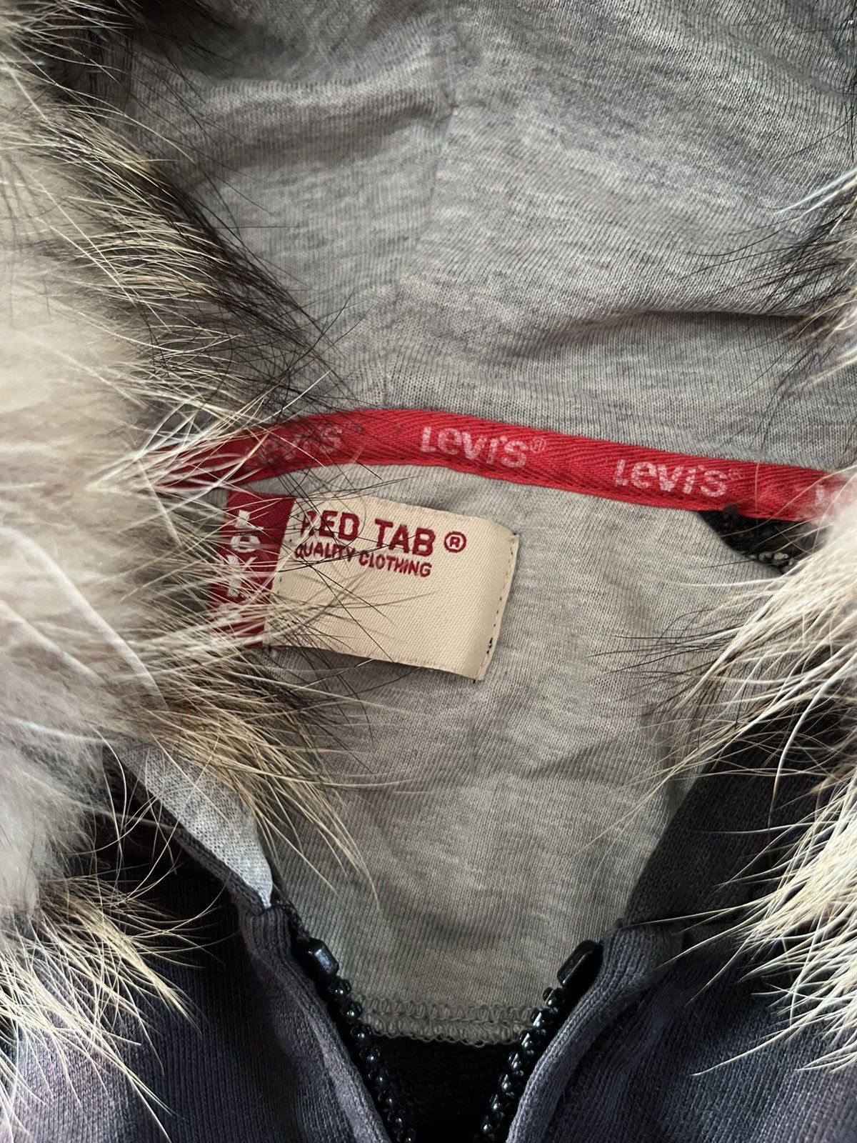 Le Grande Bleu (L.G.B.) Vintage Levis faux fur hoodie Size US L / EU 52-54 / 3 - 4 Thumbnail