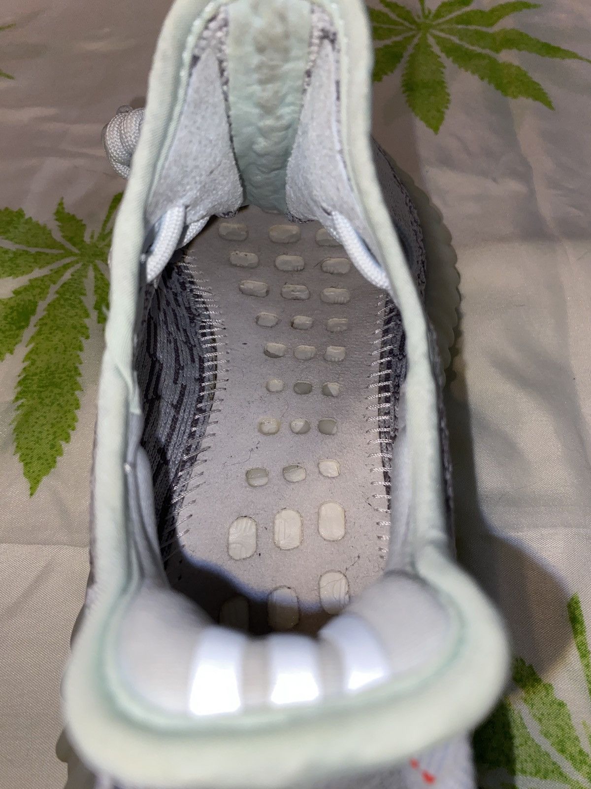 Adidas × Kanye West Adidas Yeezy Boost 350 V2 Blue Tint Size US 8 / EU 41 - 18 Thumbnail