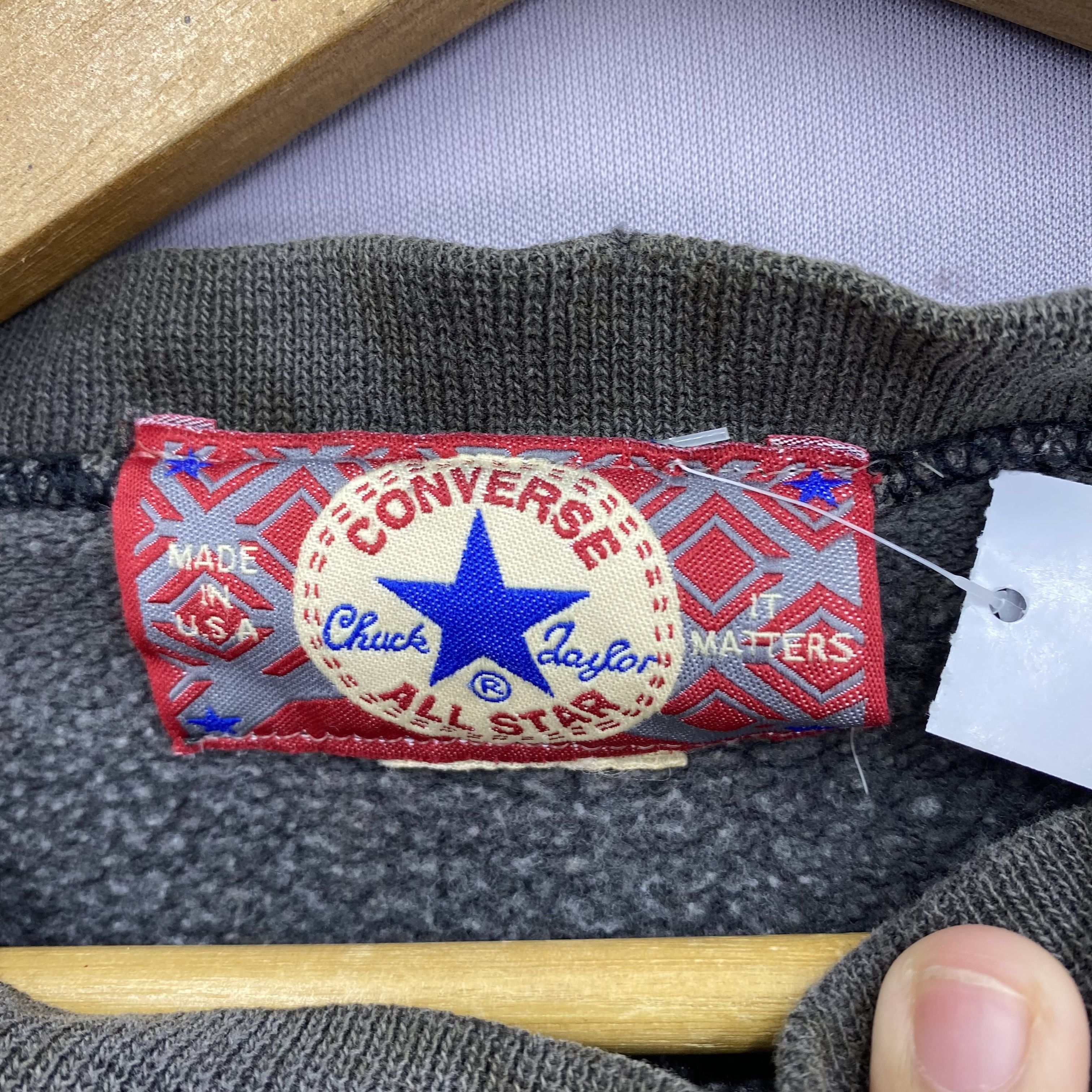 Converse Vintage 90s Converse Sweater Distressed Faded Sweatshirt Size US L / EU 52-54 / 3 - 4 Thumbnail
