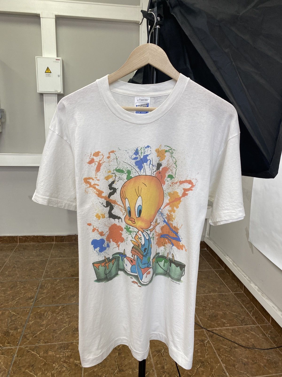 Cartoon Network 🇺🇸 Vintage 1997 Tweety Art Sylvester Movie World t-shirt Y2K Size US L / EU 52-54 / 3 - 1 Thumbnail
