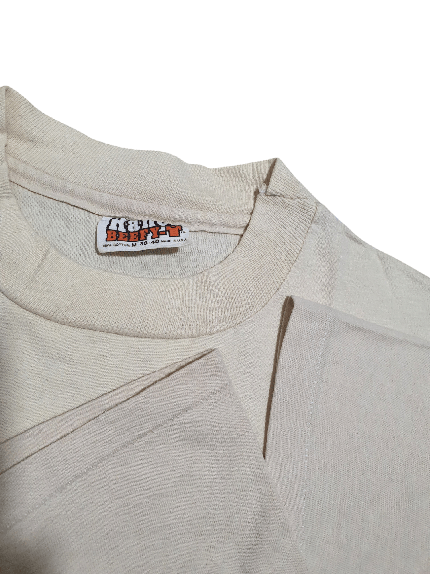 Hanes × Vintage HAWAII HANES 80’S FOOTPRINT 18”/28” VINTAGE T-SHIRT Size US M / EU 48-50 / 2 - 4 Thumbnail