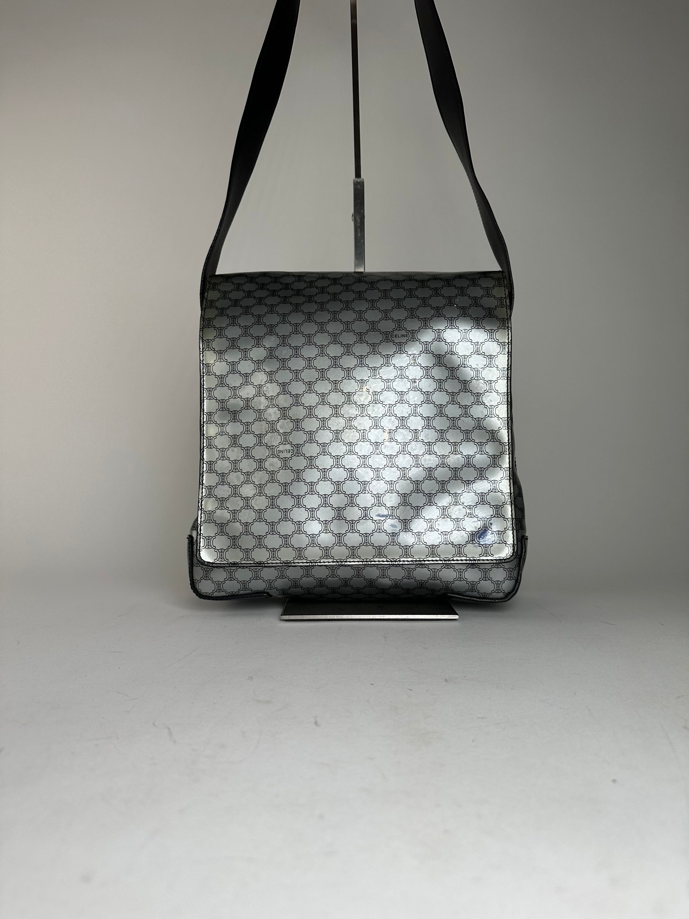 Celine Vintage Paris Triomphe Monogram Patent Leather Shoulder Bag Size ONE SIZE - 1 Thumbnail