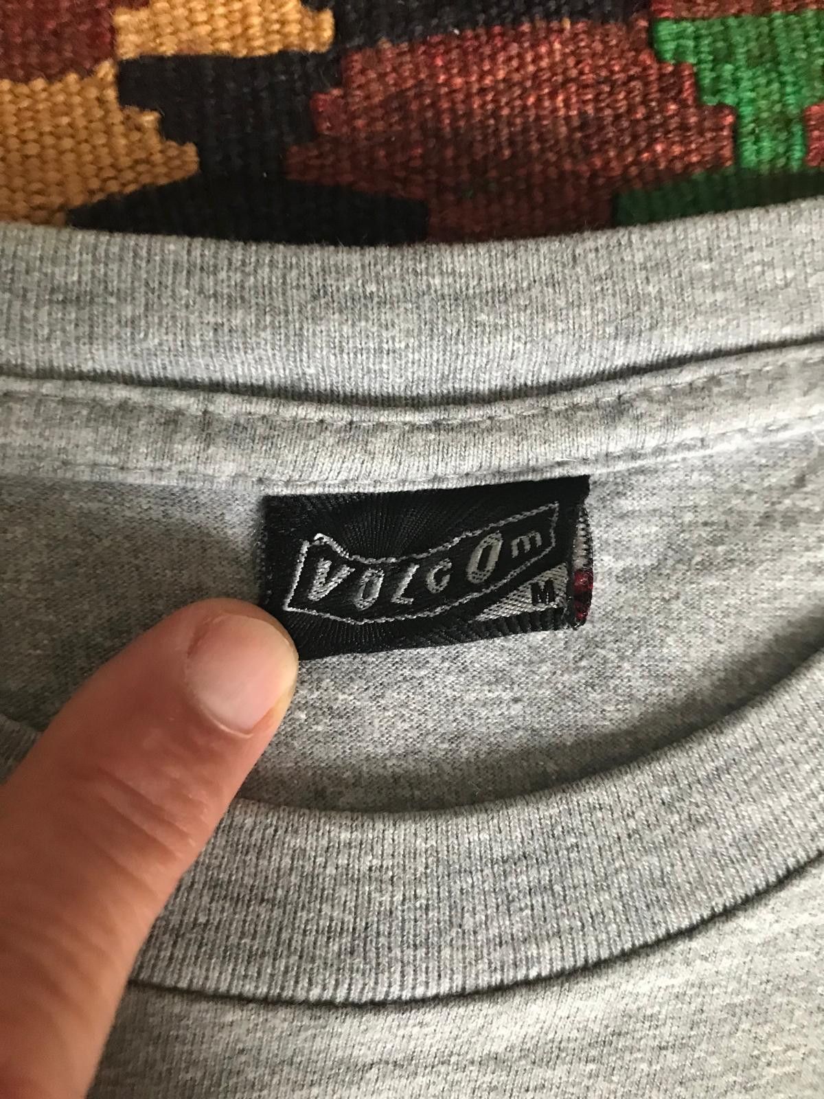 Volcom Volcom "Ride Large" "Youth vs Establishment" Vtg Orig Sk8 T Size US M / EU 48-50 / 2 - 9 Thumbnail