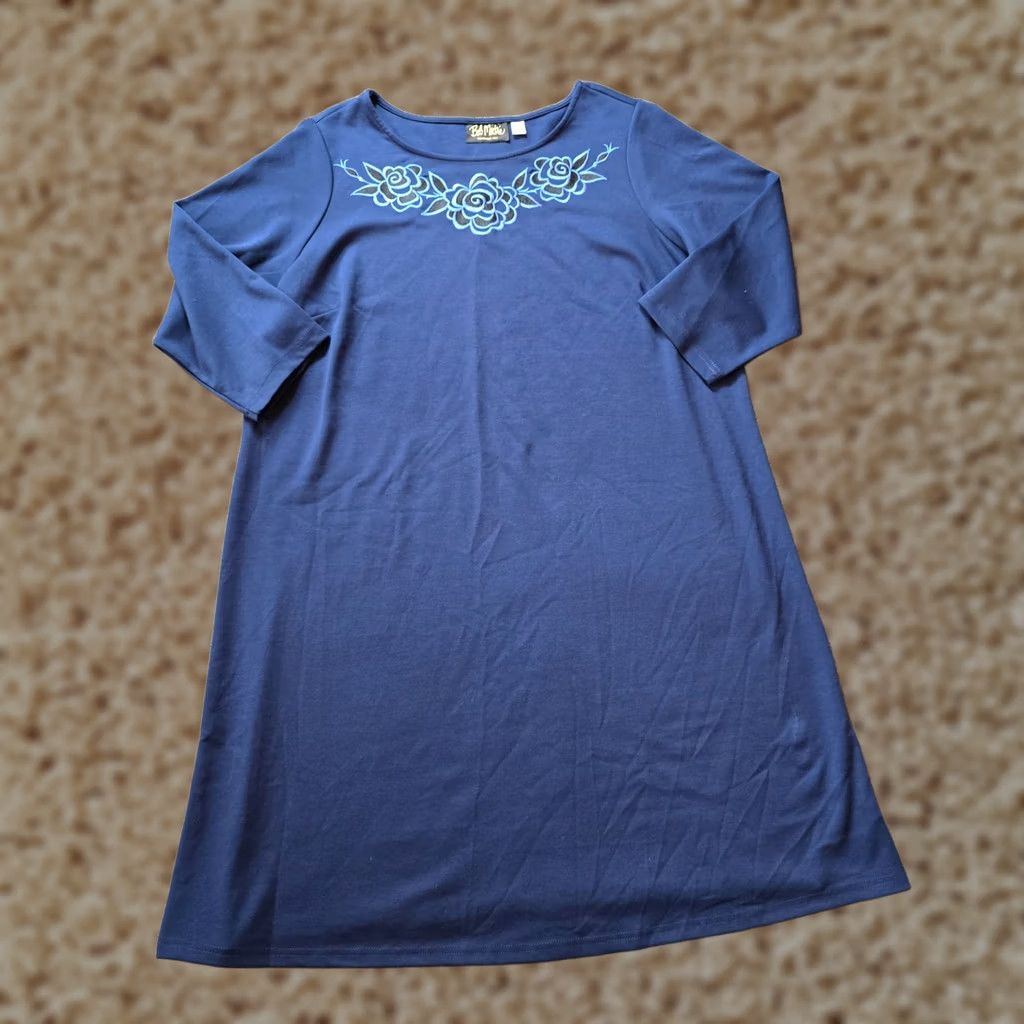 Bob Mackie Bob Mackie Dress Womens 1X Blue Floral Embroidery 3/4 Sleeve Stretch Casual Shift Knee Length Knit's Polyester Spandex Pullover Machine Washable Women Size XL / US 12-14 / IT 48-50 - 1 Thumbnail