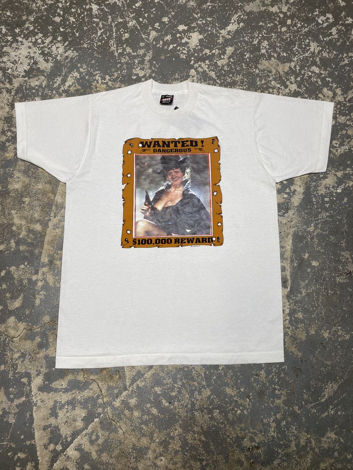 Japanese Brand × Vintage Vintage Wanted! Dangerous $100k Reward Funny Tshirt Size US L / EU 52-54 / 3 - 1 Thumbnail