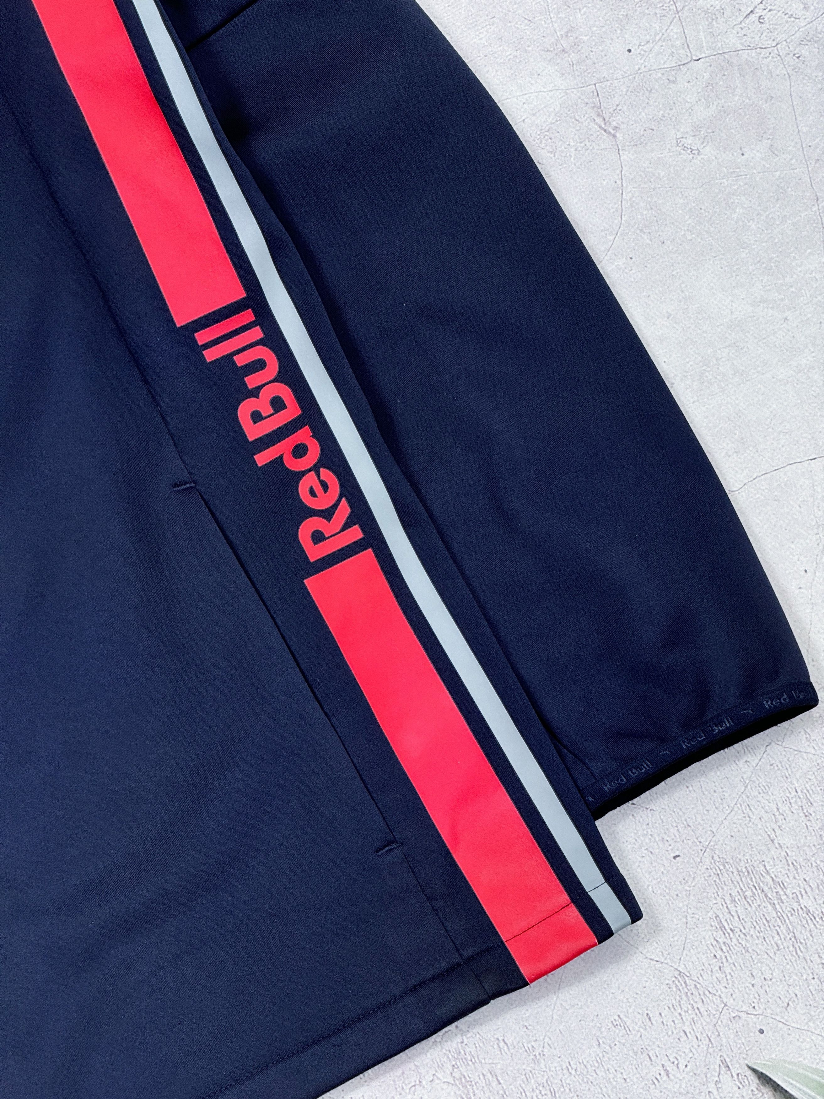 Puma × Red Bull Puma Red Bull Softshell Jacket F1 Aston Martin Mobil1 Honda Size US L / EU 52-54 / 3 - 17 Thumbnail