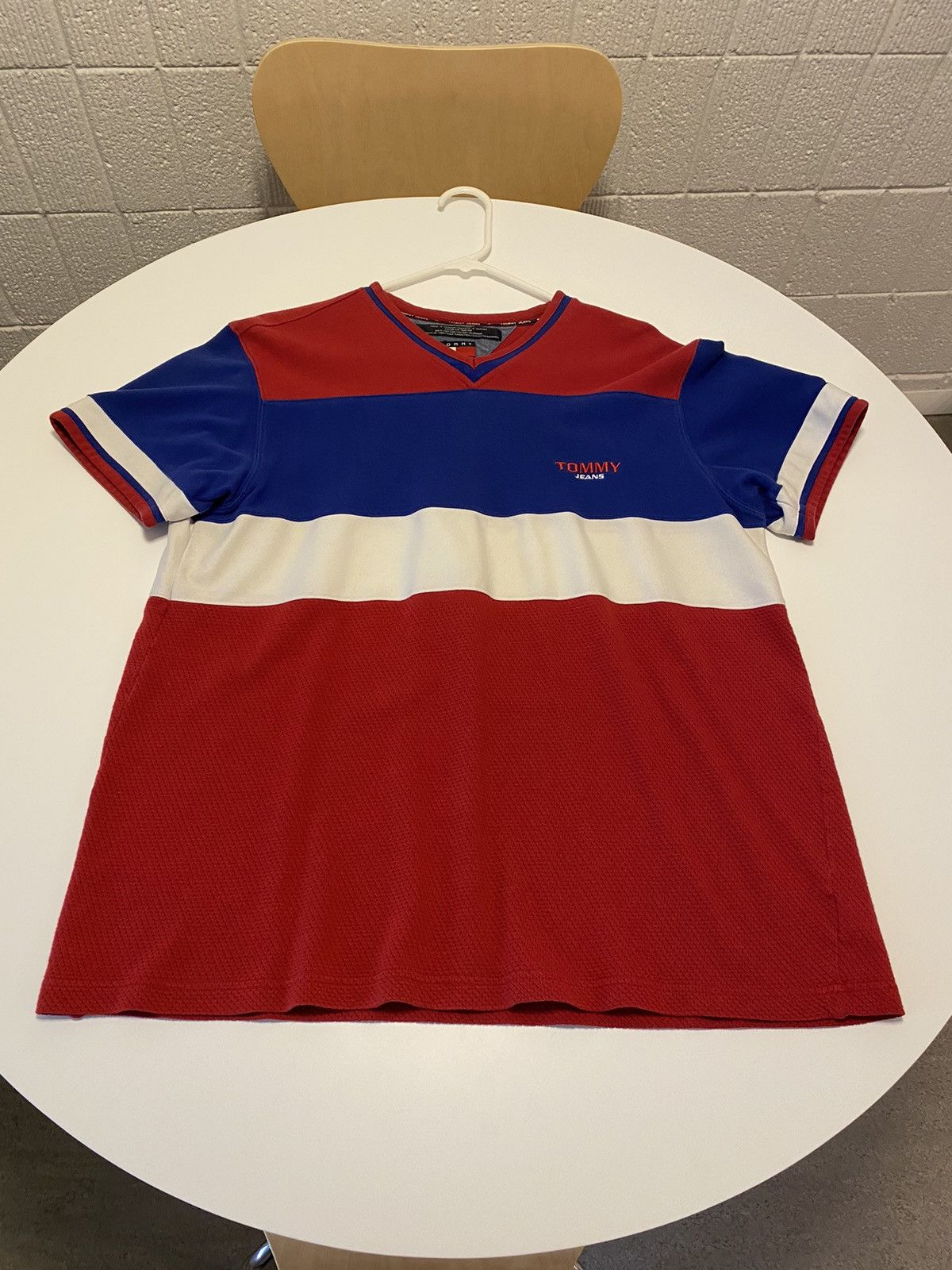 Tommy Hilfiger × Tommy Jeans × Vintage Tommy Jeans Mesh V-neck t-Shirt Men’s Size L Size US L / EU 52-54 / 3 - 1 Thumbnail