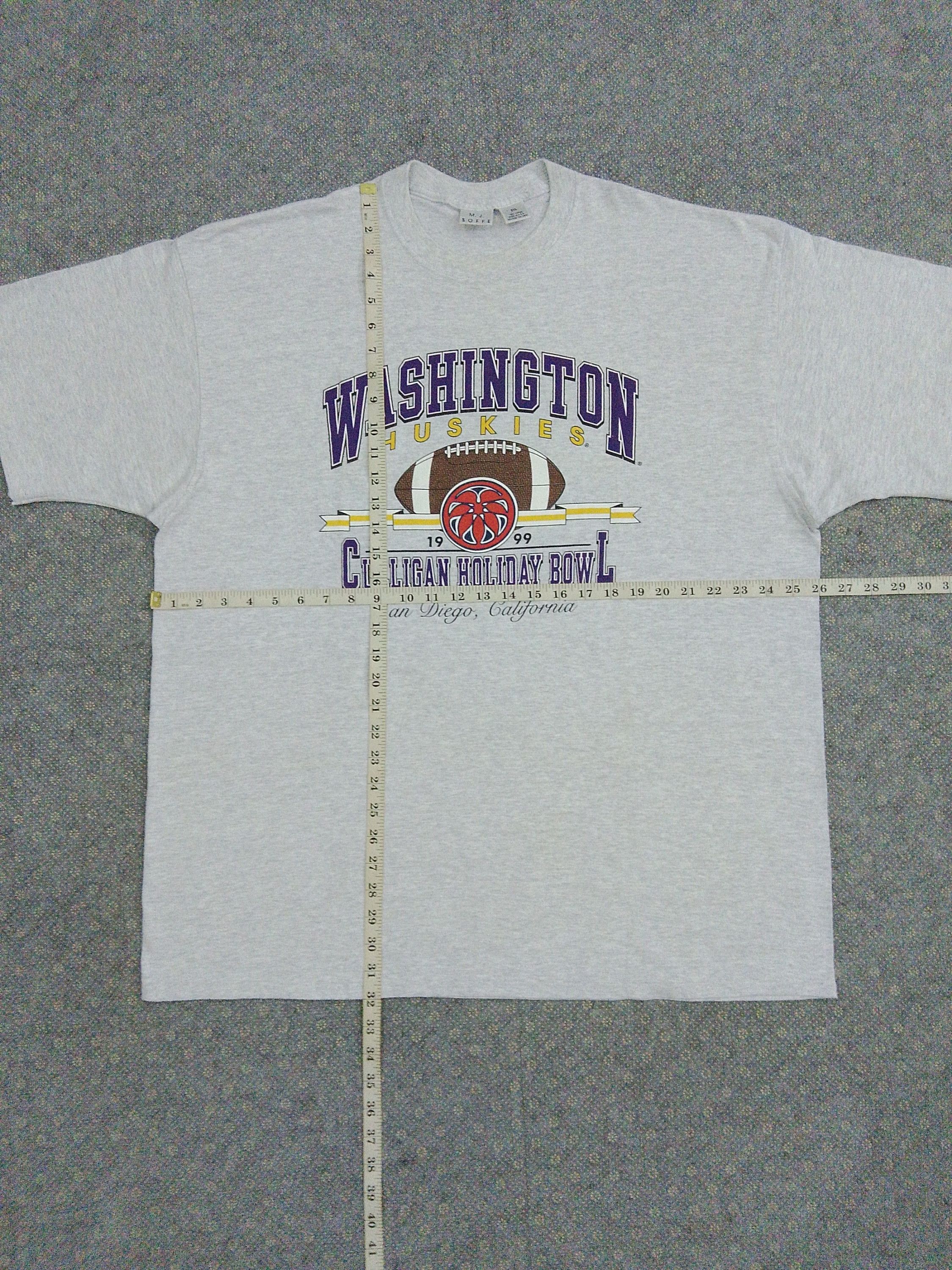 NCAA VTG 1999 WASHINGTON HUSKIES HOLIDAY BOWL TEE – 2XL USA MADE Size US XXL / EU 58 / 5 - 8 Thumbnail