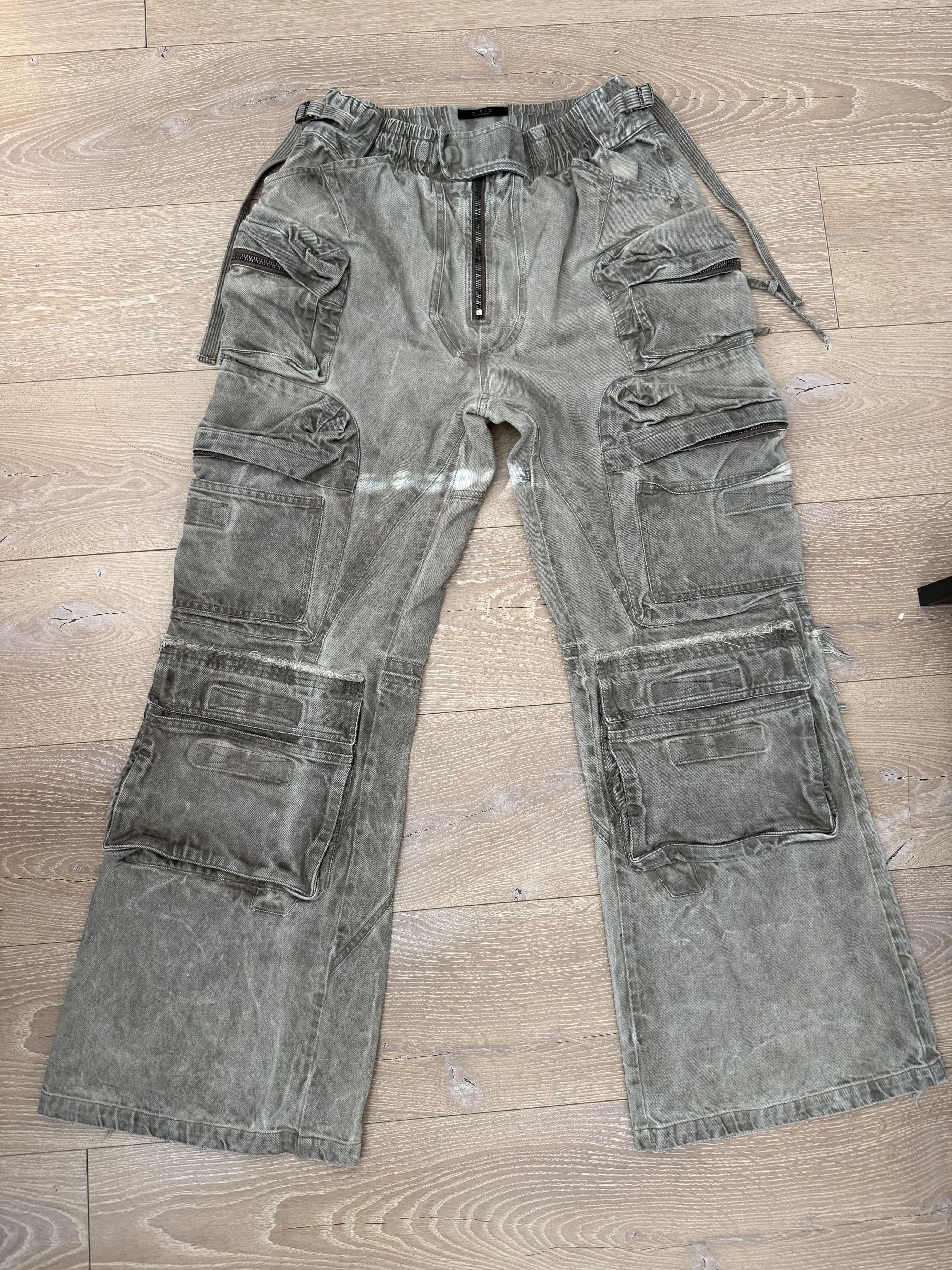 Vintage Style Distressed Multi-Pocket Cargo Pants