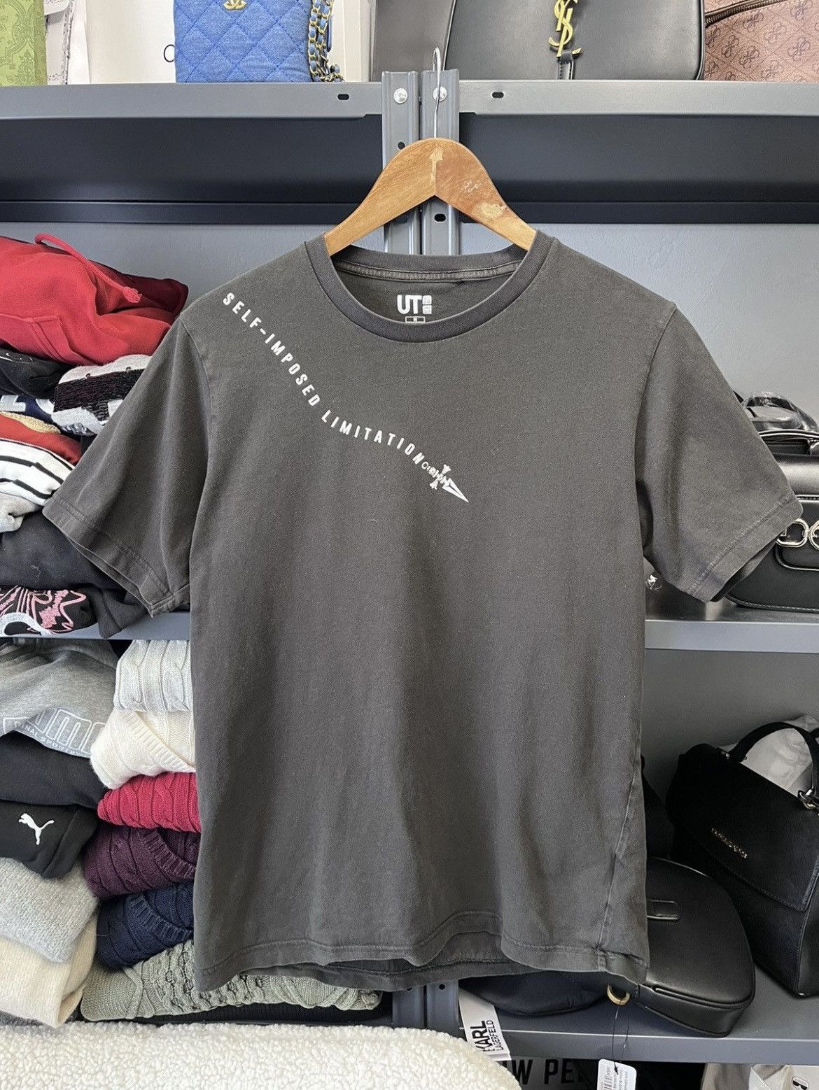 Uniqlo Uniqlo Anime T-shirt Size US M / EU 48-50 / 2 - 1 Thumbnail