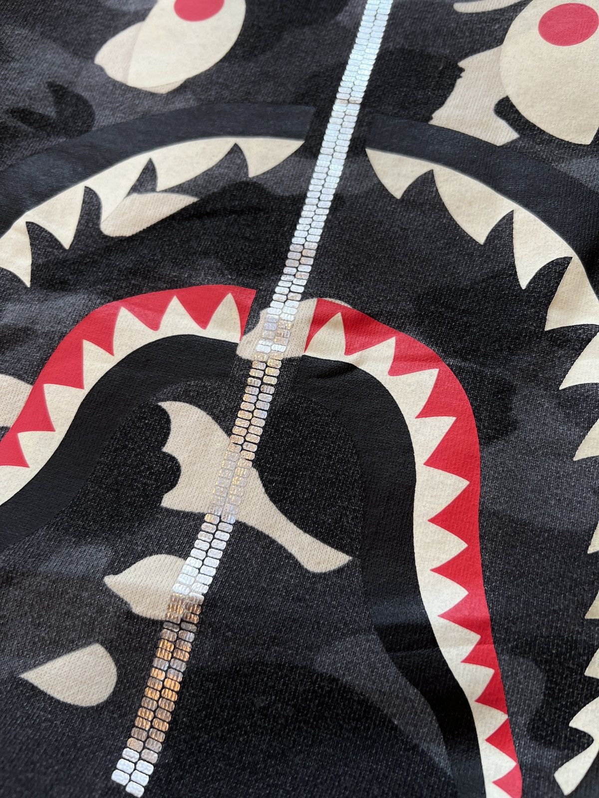 Bape Rare Bape Shark Camo Glow in the Dark Crewneck / Sweatshirt Size US M / EU 48-50 / 2 - 4 Thumbnail