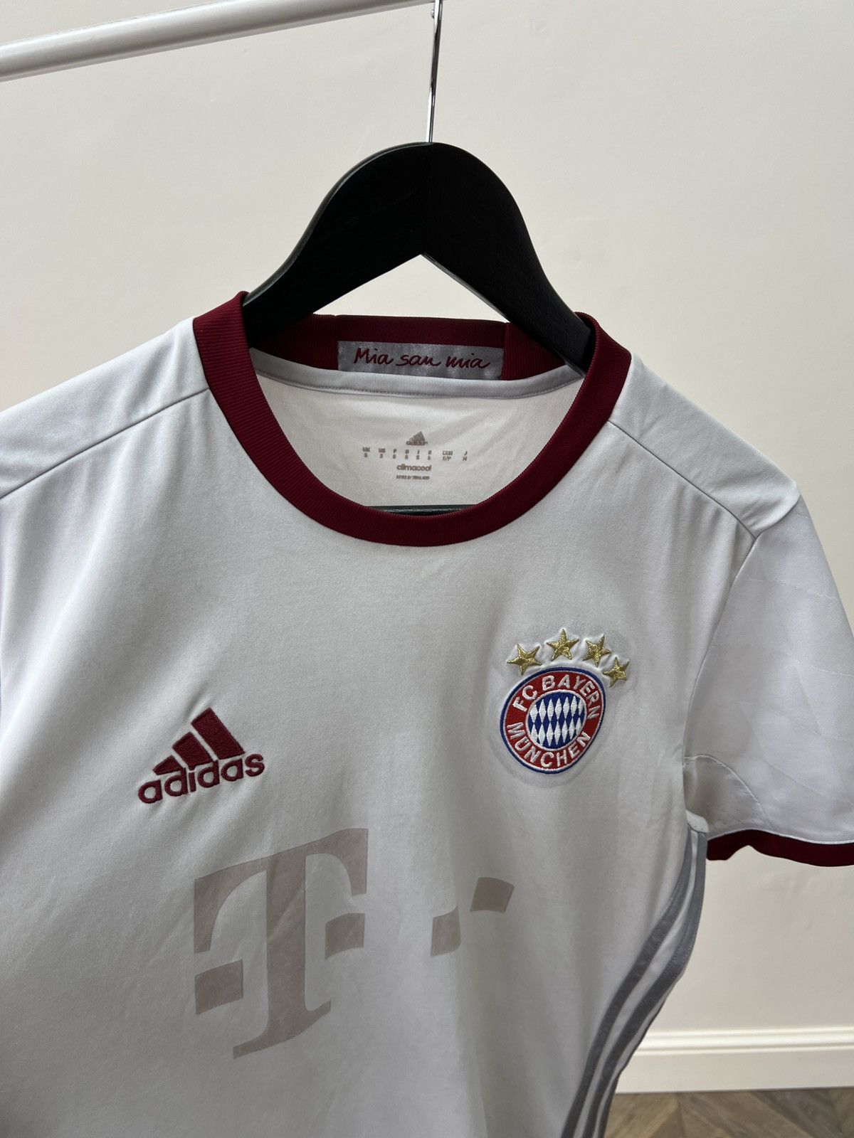 Adidas BAYERN MUNICH 2016 2017 THIRD SHIRT FOOTBALL SOCCER JERSEY Size US S / EU 44-46 / 1 - 5 Thumbnail