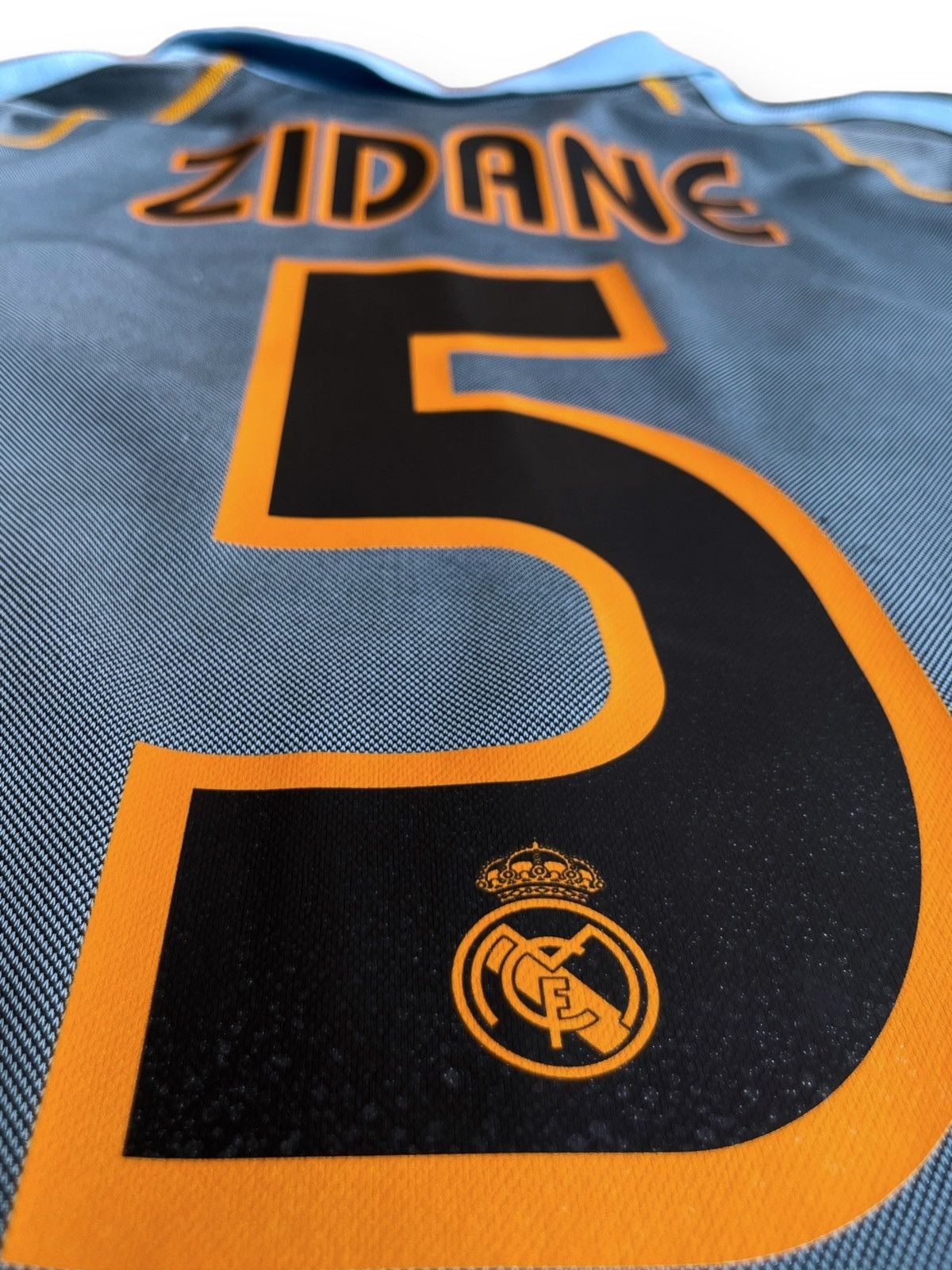 MAILLOT DOMICILE COLLECTOR Real Madrid 2003 China tour #5 Zidane saison 2003-200 EUR 250,00 - FR